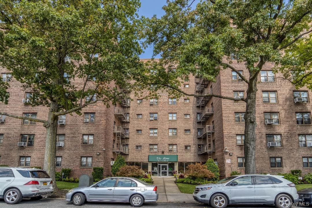 204-15 Foothill Avenue Unit: B77, Hollis