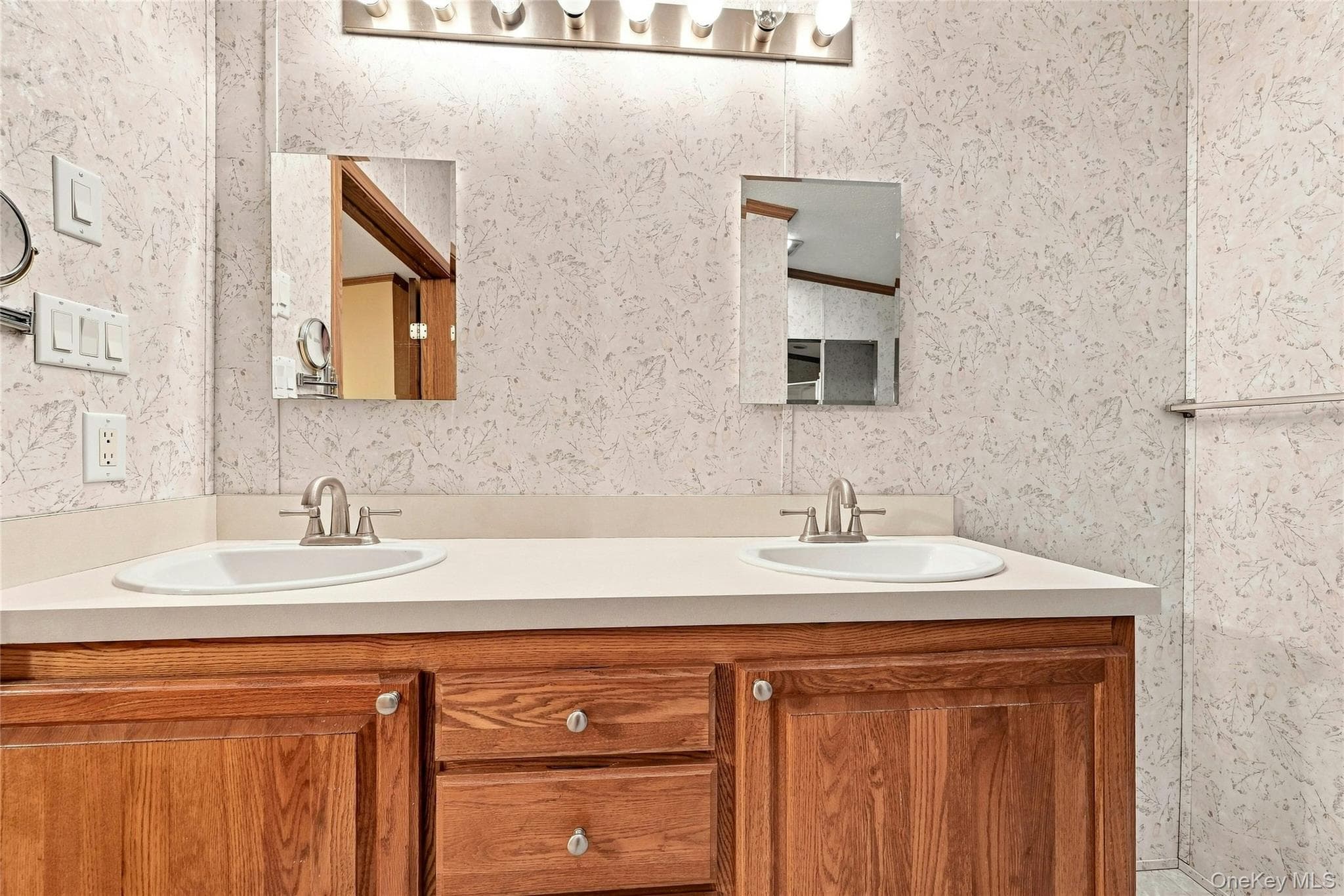 638 Fresh Pond Avenue Unit: 320 thumbnail 18