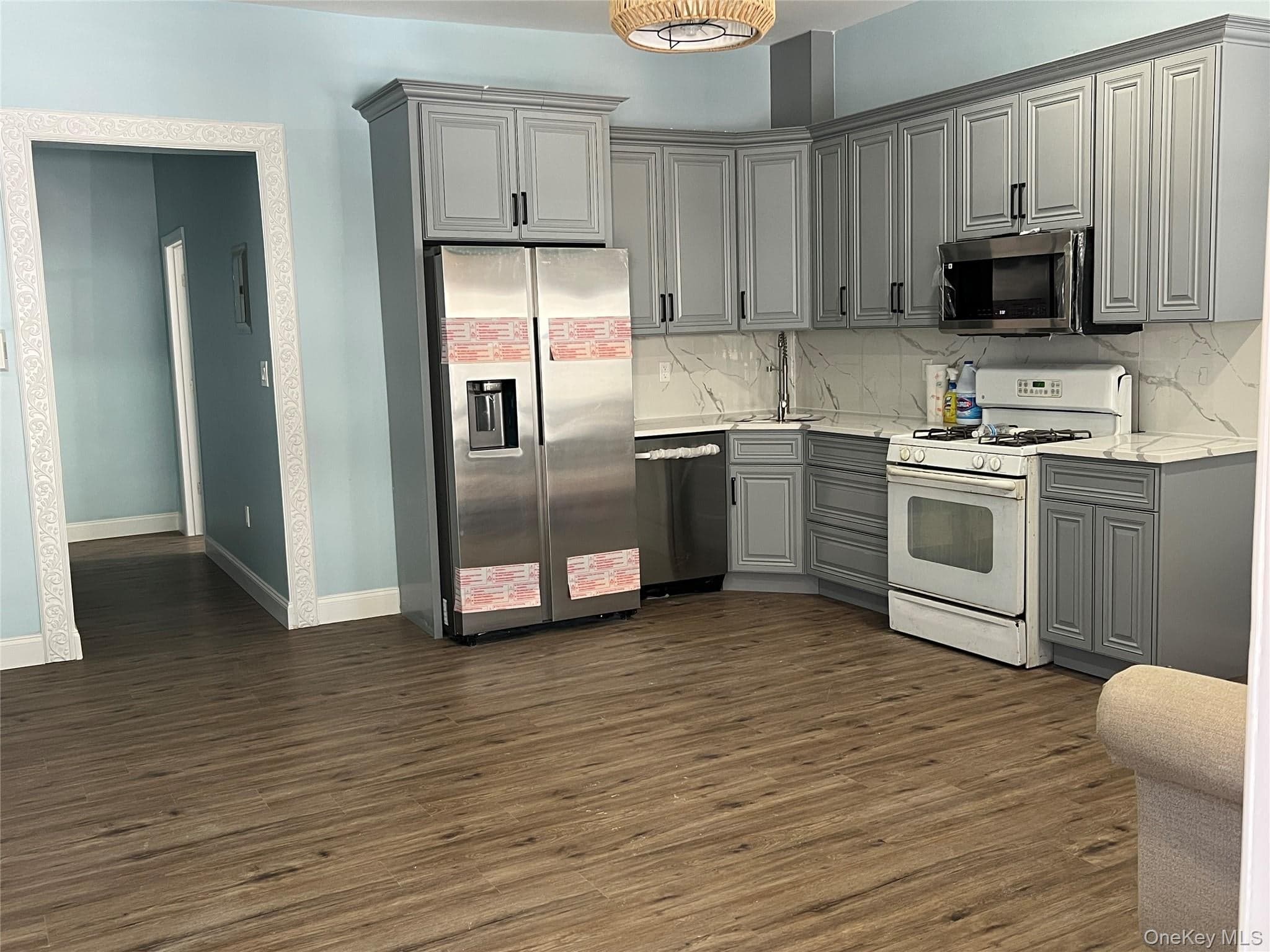 2854 Briggs Avenue thumbnail 2