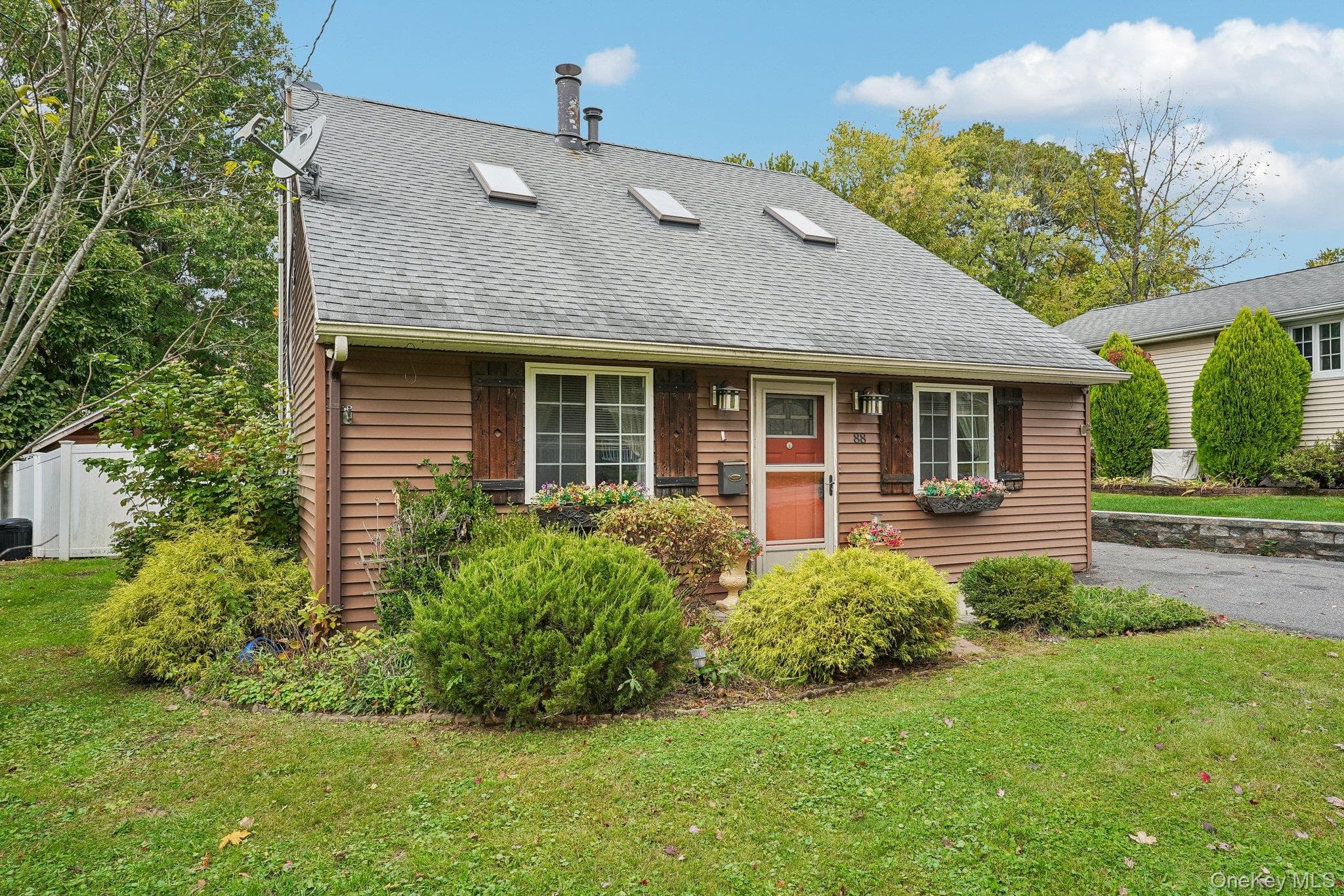 88 Golden Hill Avenue thumbnail 3
