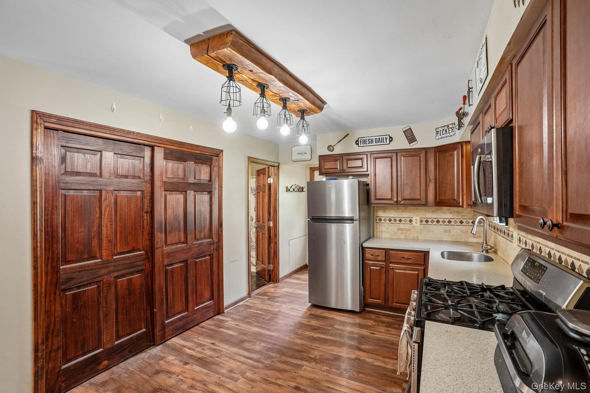 88 Golden Hill Avenue thumbnail 10