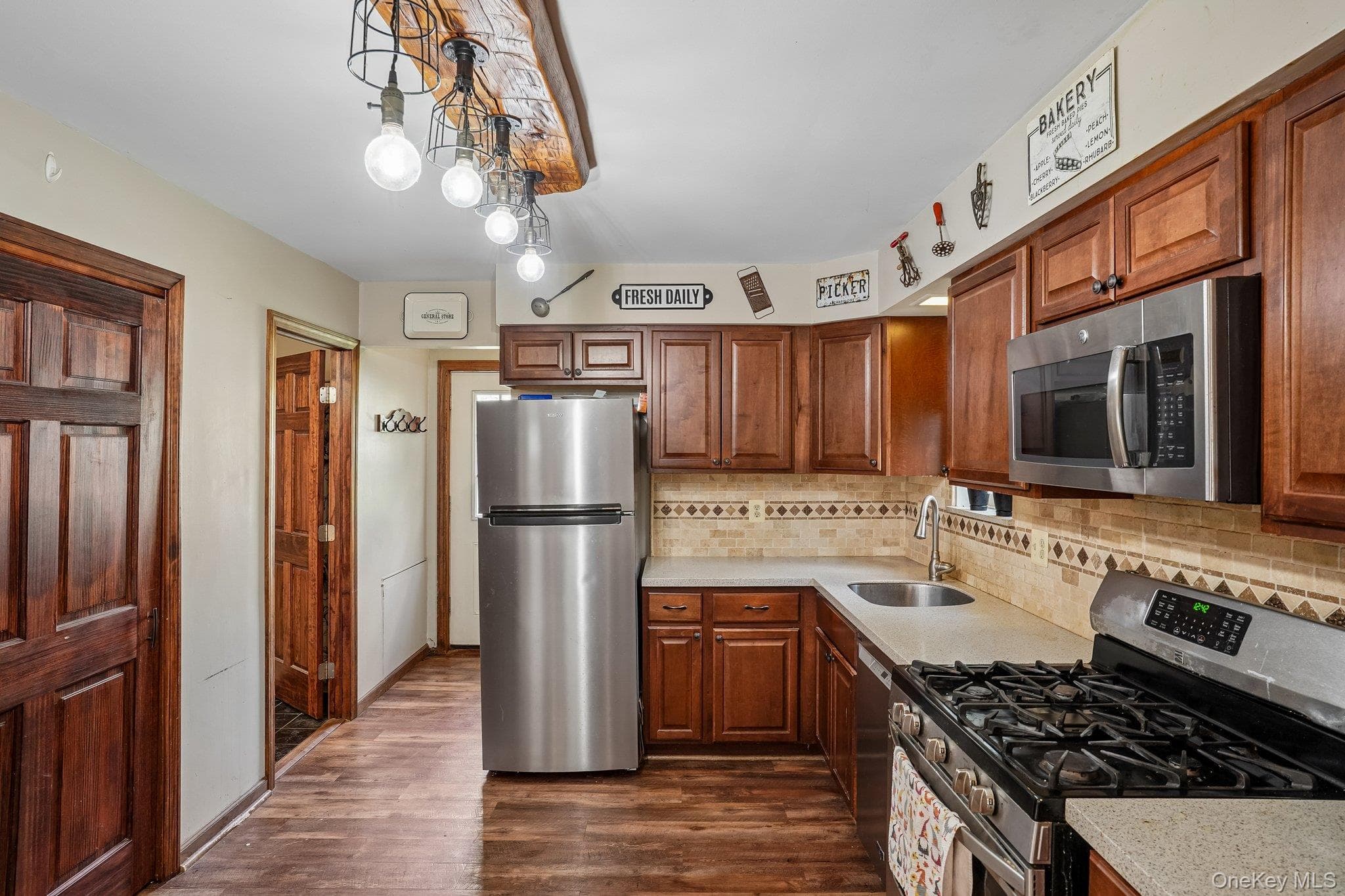 88 Golden Hill Avenue thumbnail 12