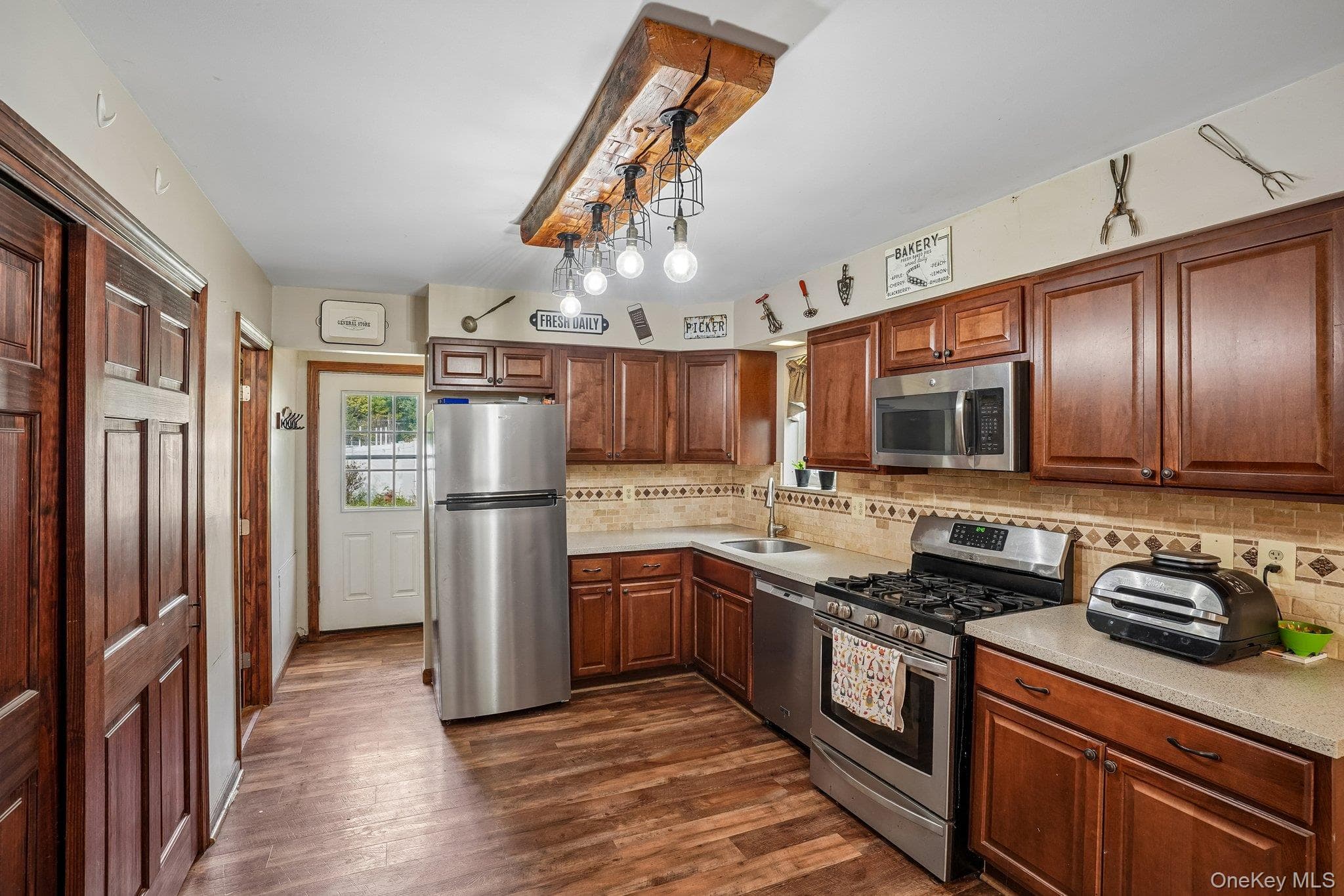 88 Golden Hill Avenue thumbnail 9