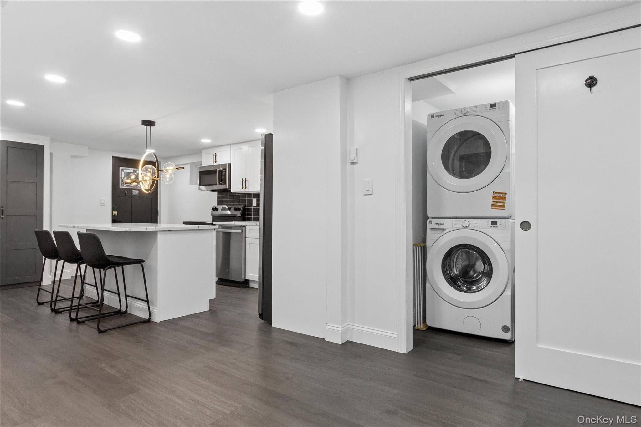 301 Merrick Avenue thumbnail 5