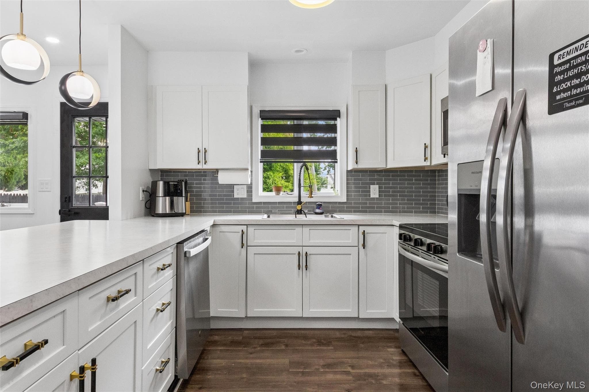 301 Merrick Avenue thumbnail 12