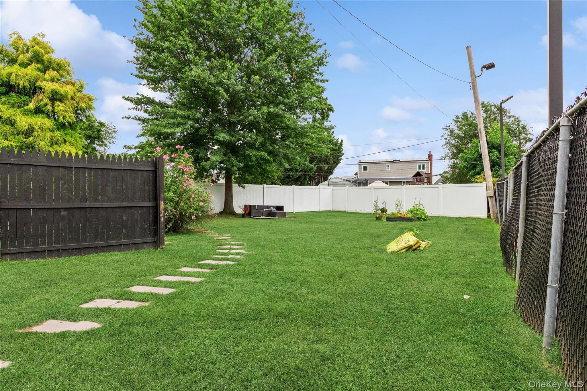 301 Merrick Avenue thumbnail 21