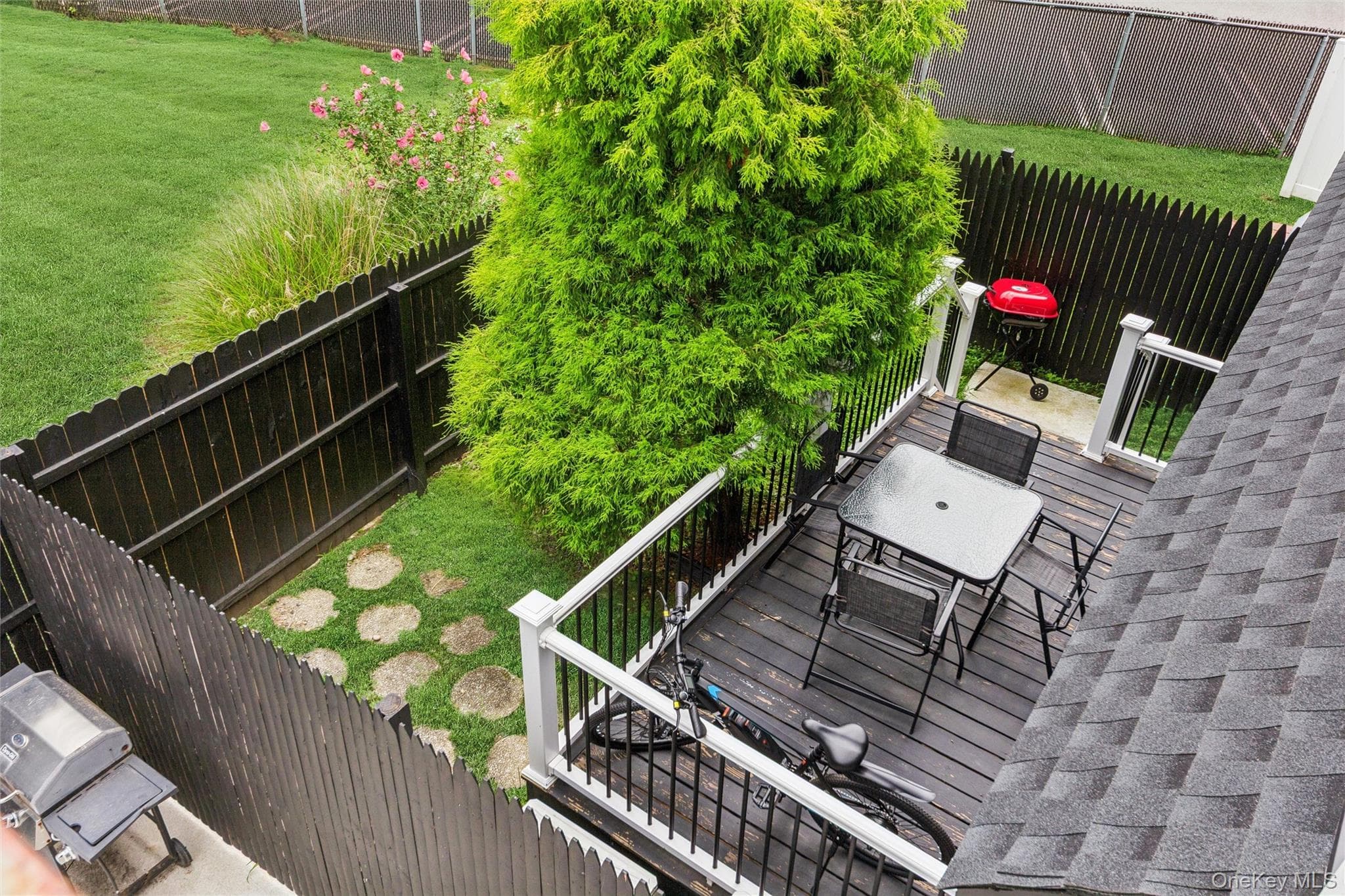 301 Merrick Avenue thumbnail 23