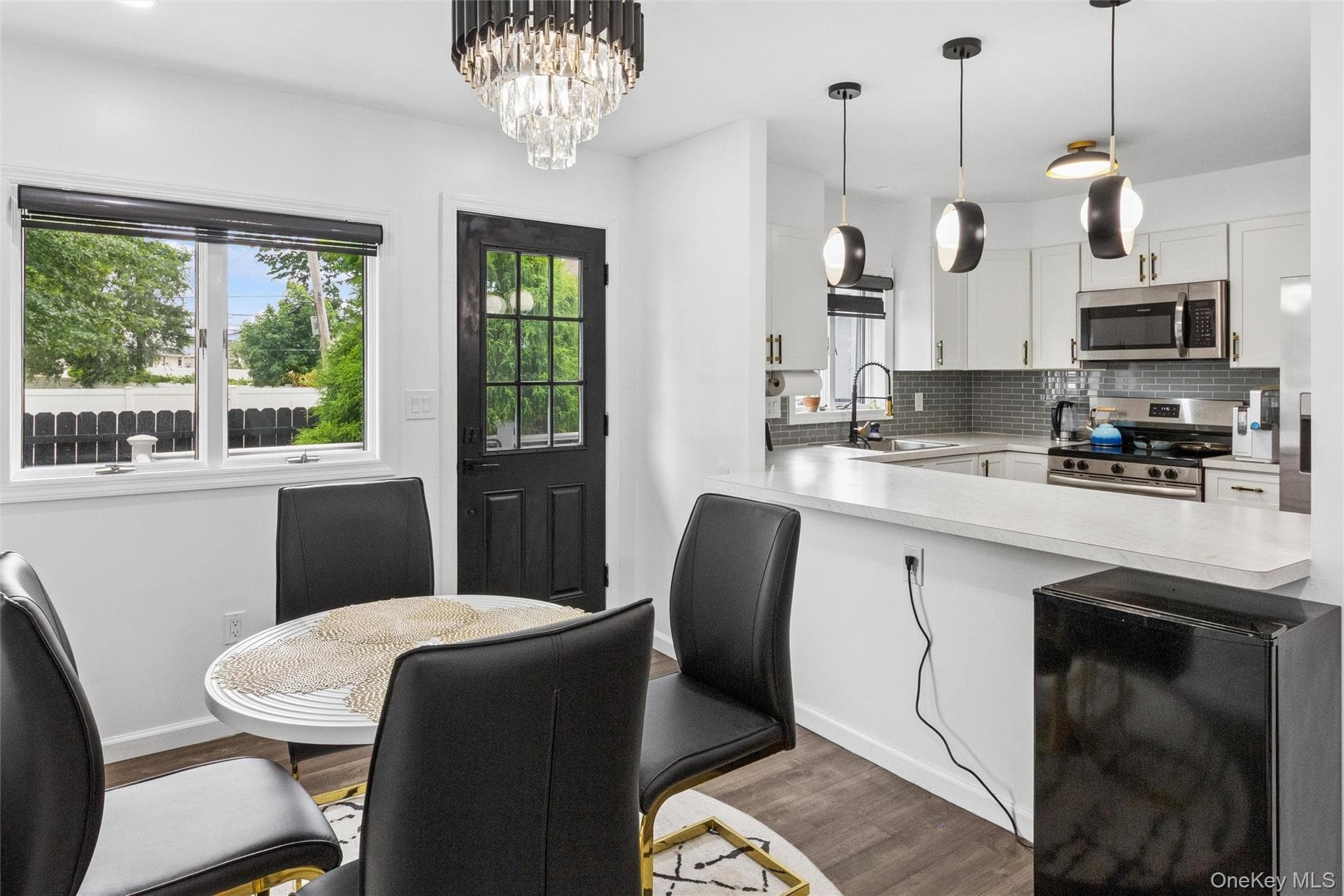 301 Merrick Avenue thumbnail 14