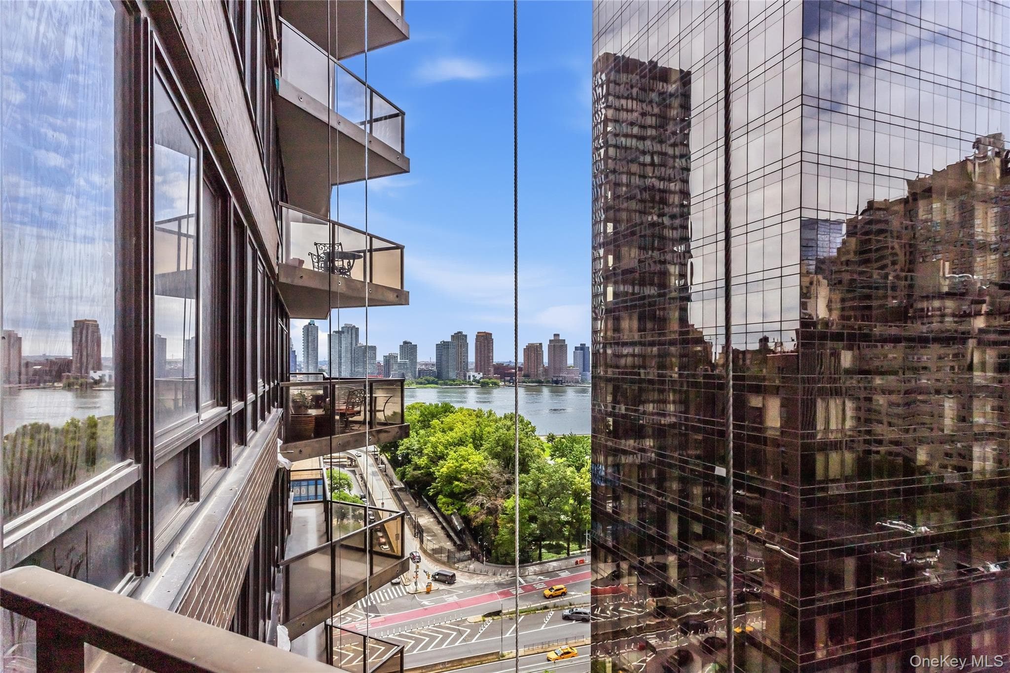 100 United Nations Plaza PLZ thumbnail 6