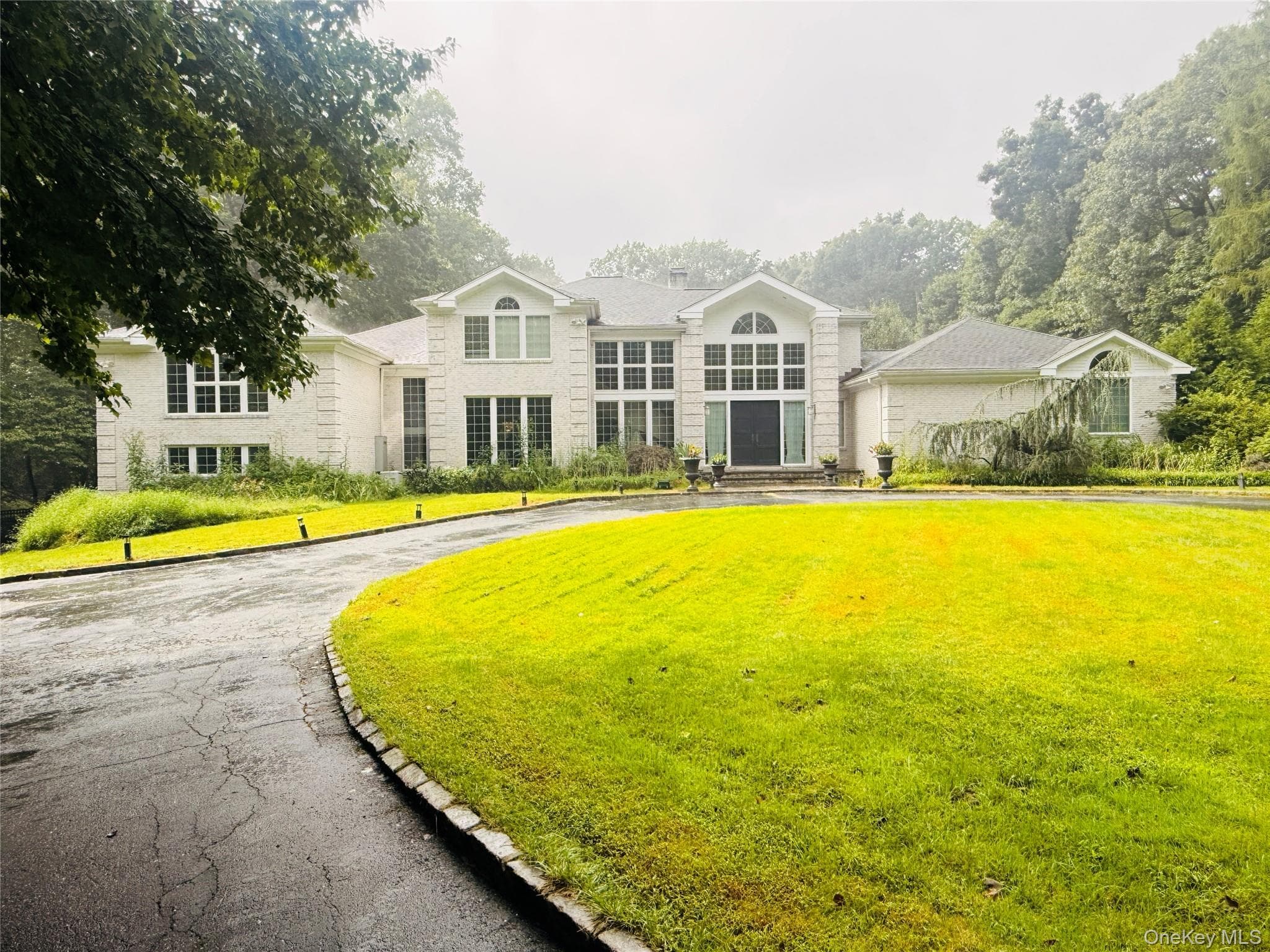 22 Evans Drive photo 1
