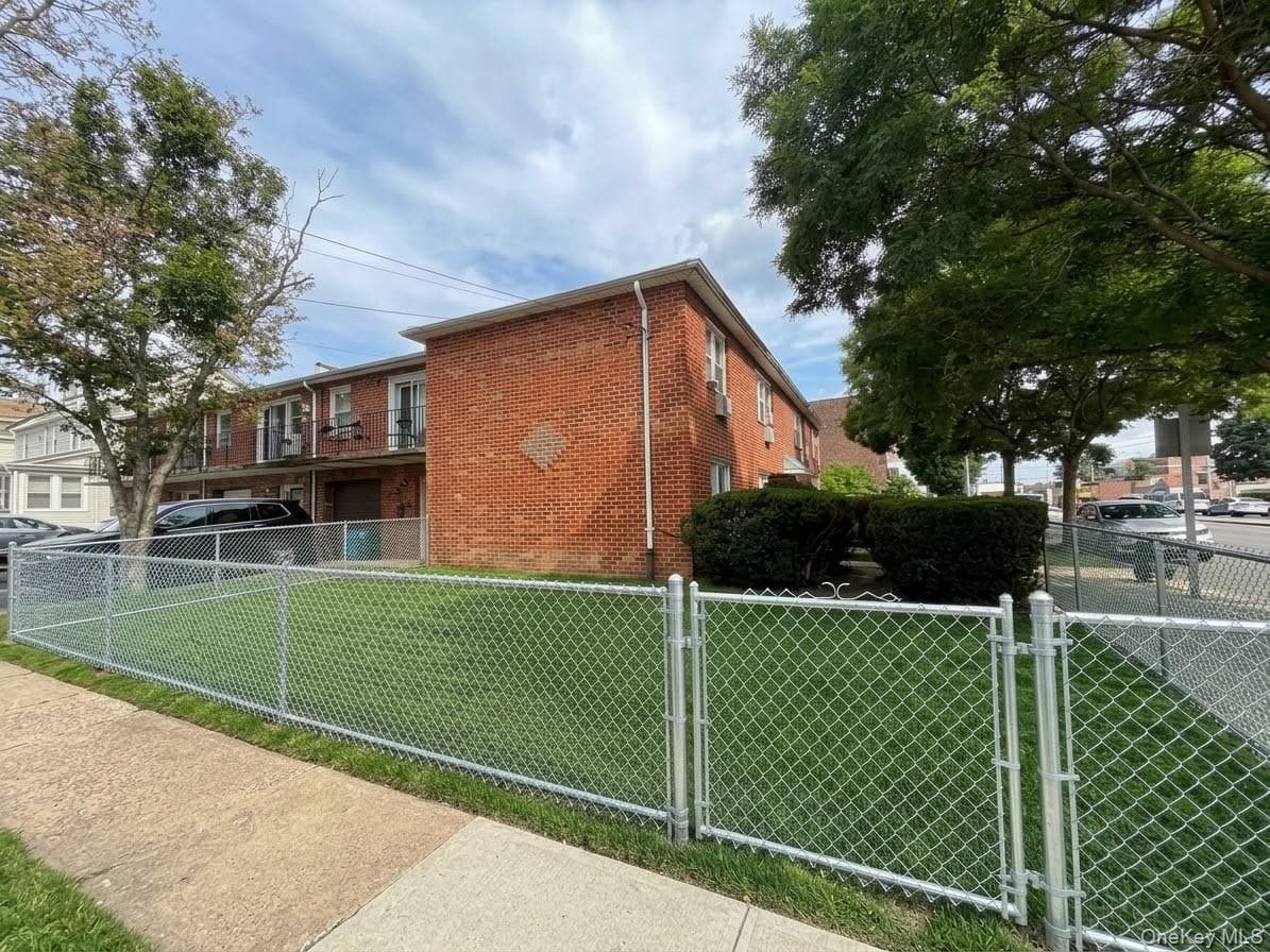 222-03 Braddock Avenue thumbnail 2