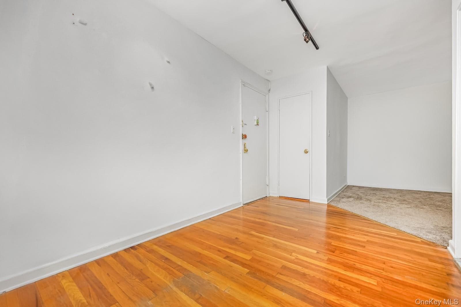 90-11 35th Avenue Unit: 6F thumbnail 8