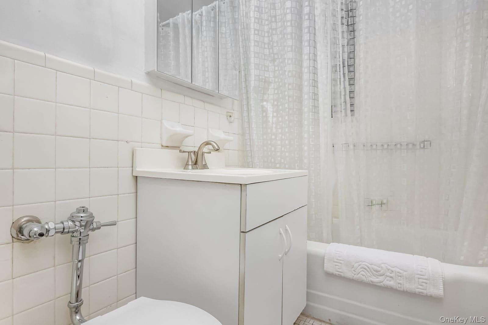 90-11 35th Avenue Unit: 6F thumbnail 15