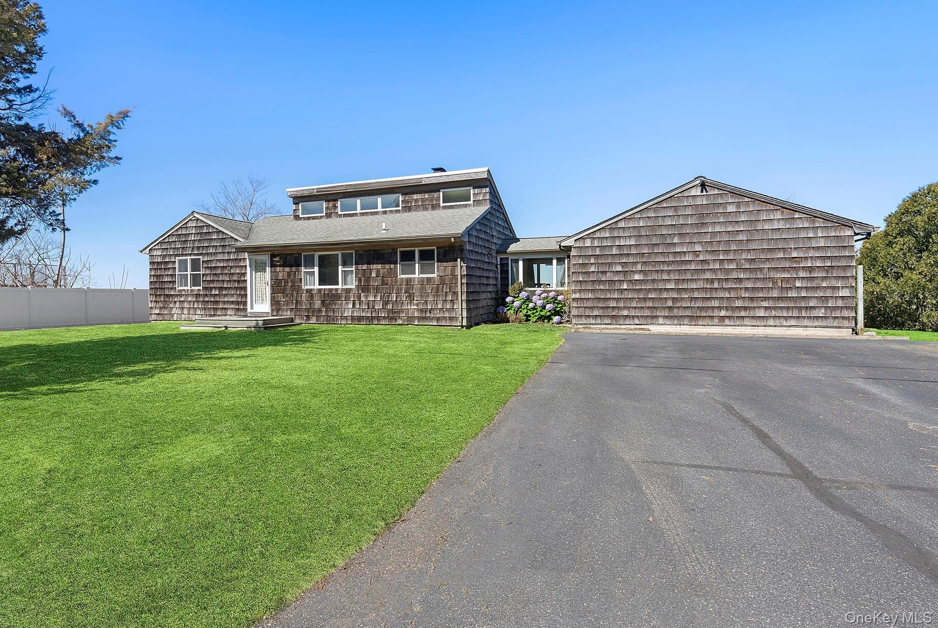 22 Peconic Crescent thumbnail 25