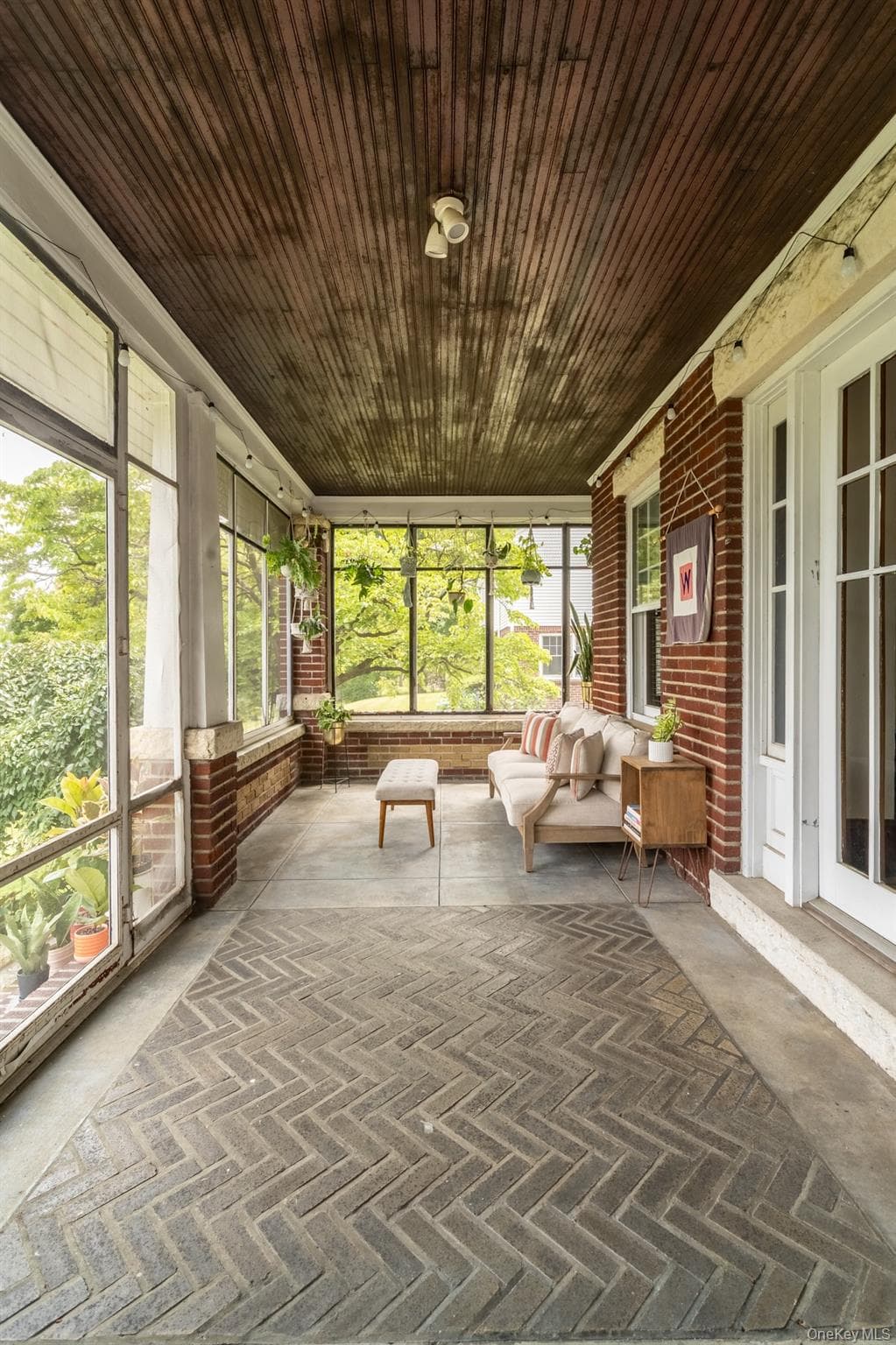 28 Hillside Avenue photo 1