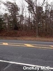 Middle Country Road thumbnail 4
