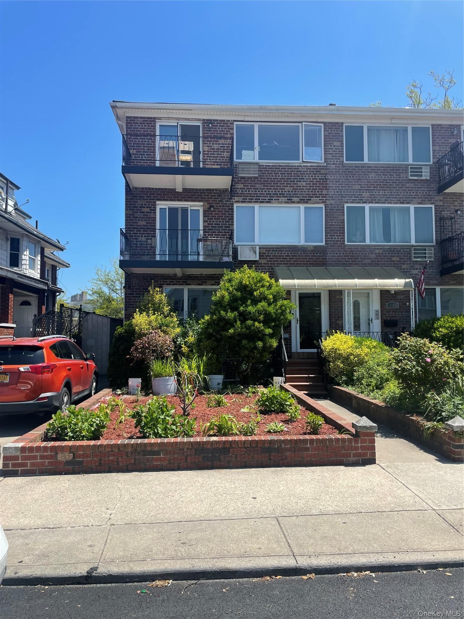 4911 Surf Avenue thumbnail 5