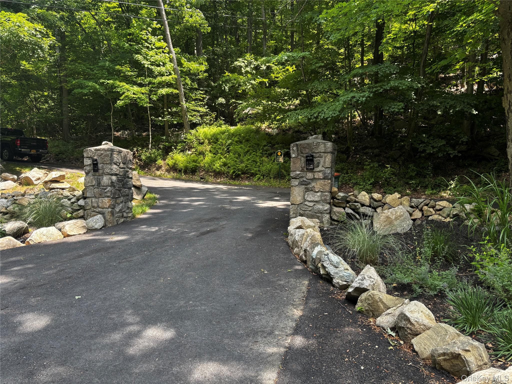 560 Oscawana Lake Road thumbnail 2