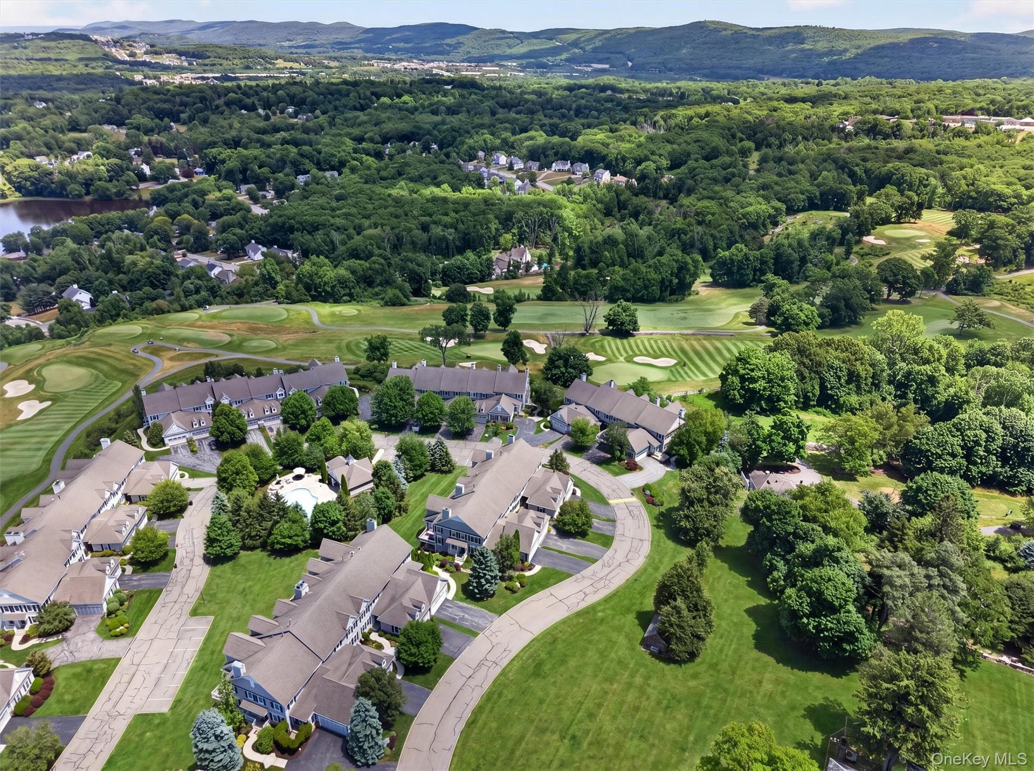 38 Pinehurst Circle thumbnail 44