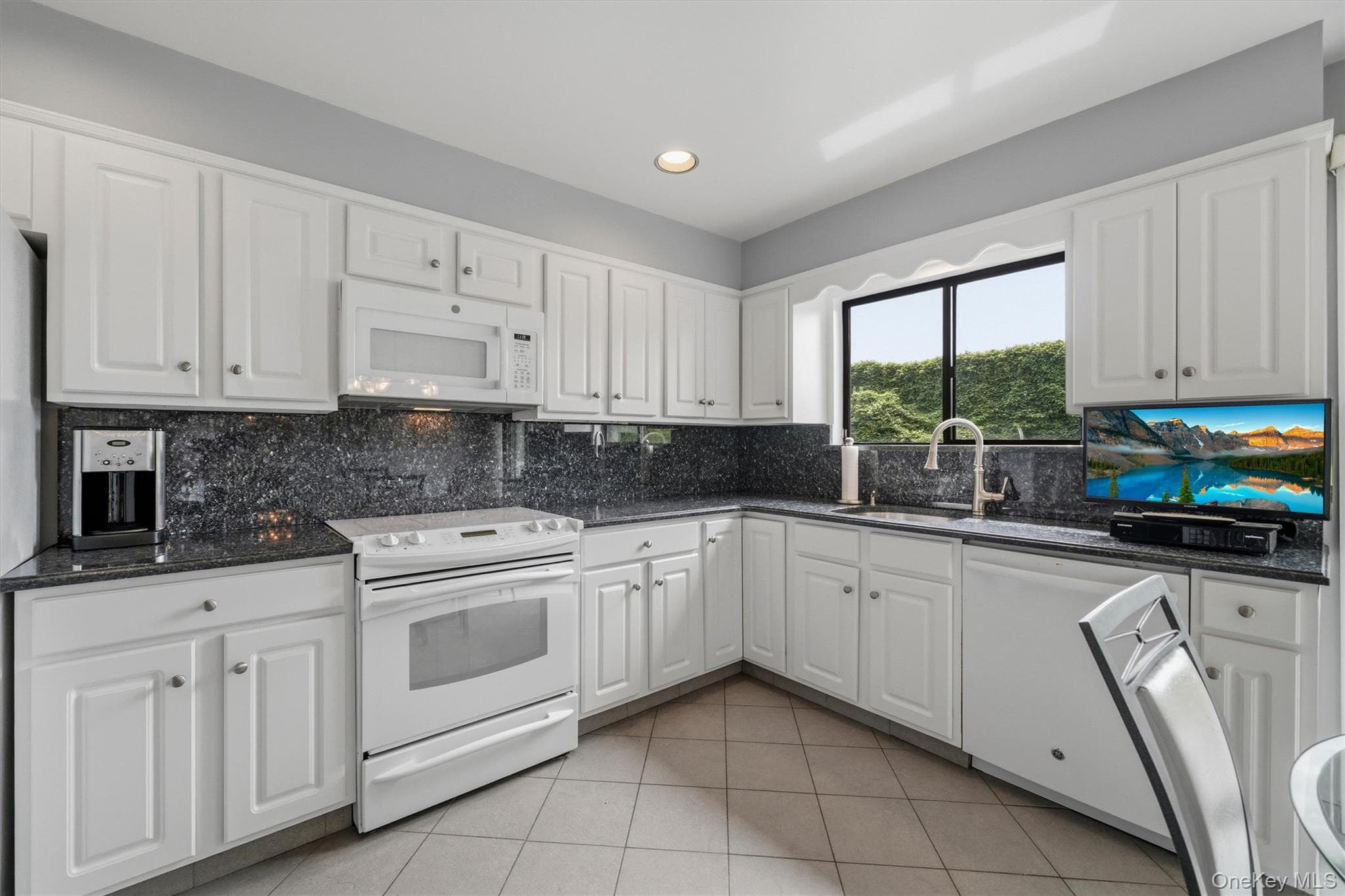 99 Skyview Lane thumbnail 13