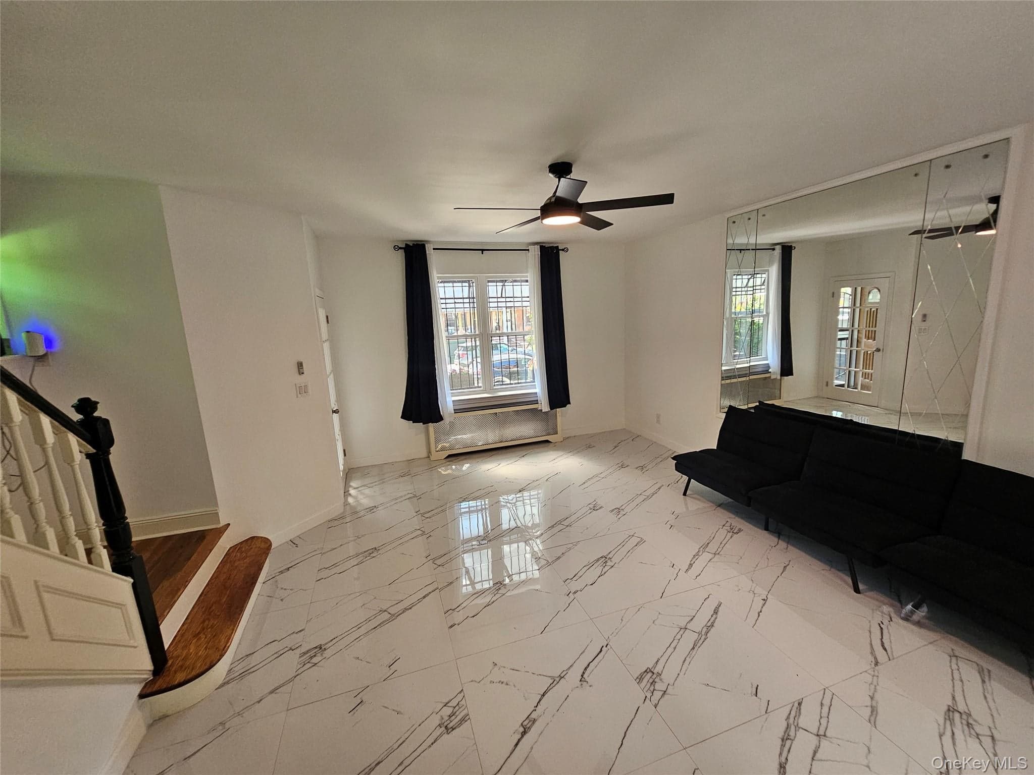 455 E 43rd Street thumbnail 4