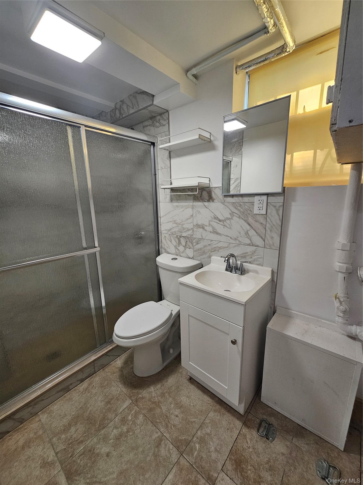 455 E 43rd Street thumbnail 18