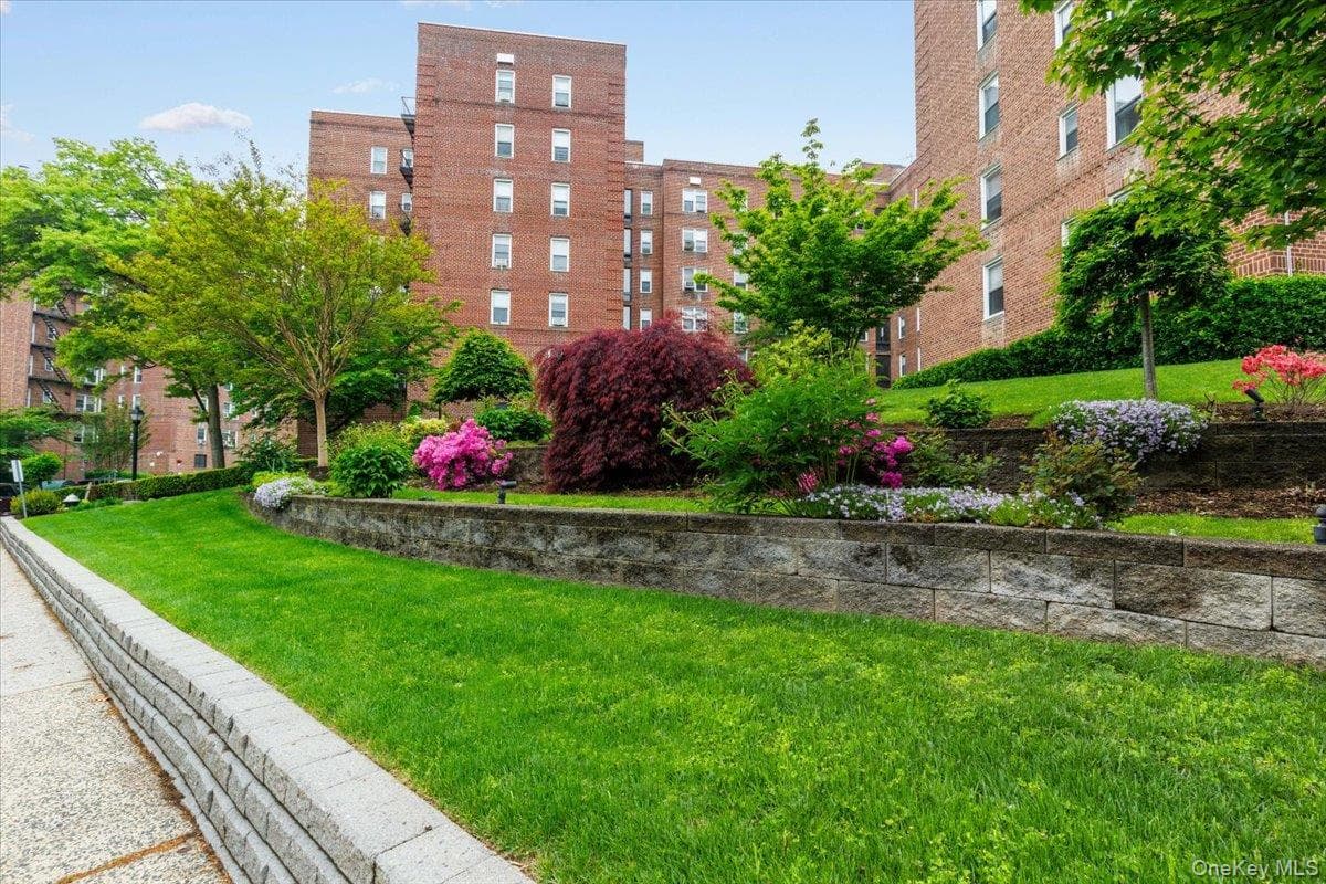 5645 Netherland Avenue Unit: 5C thumbnail 2