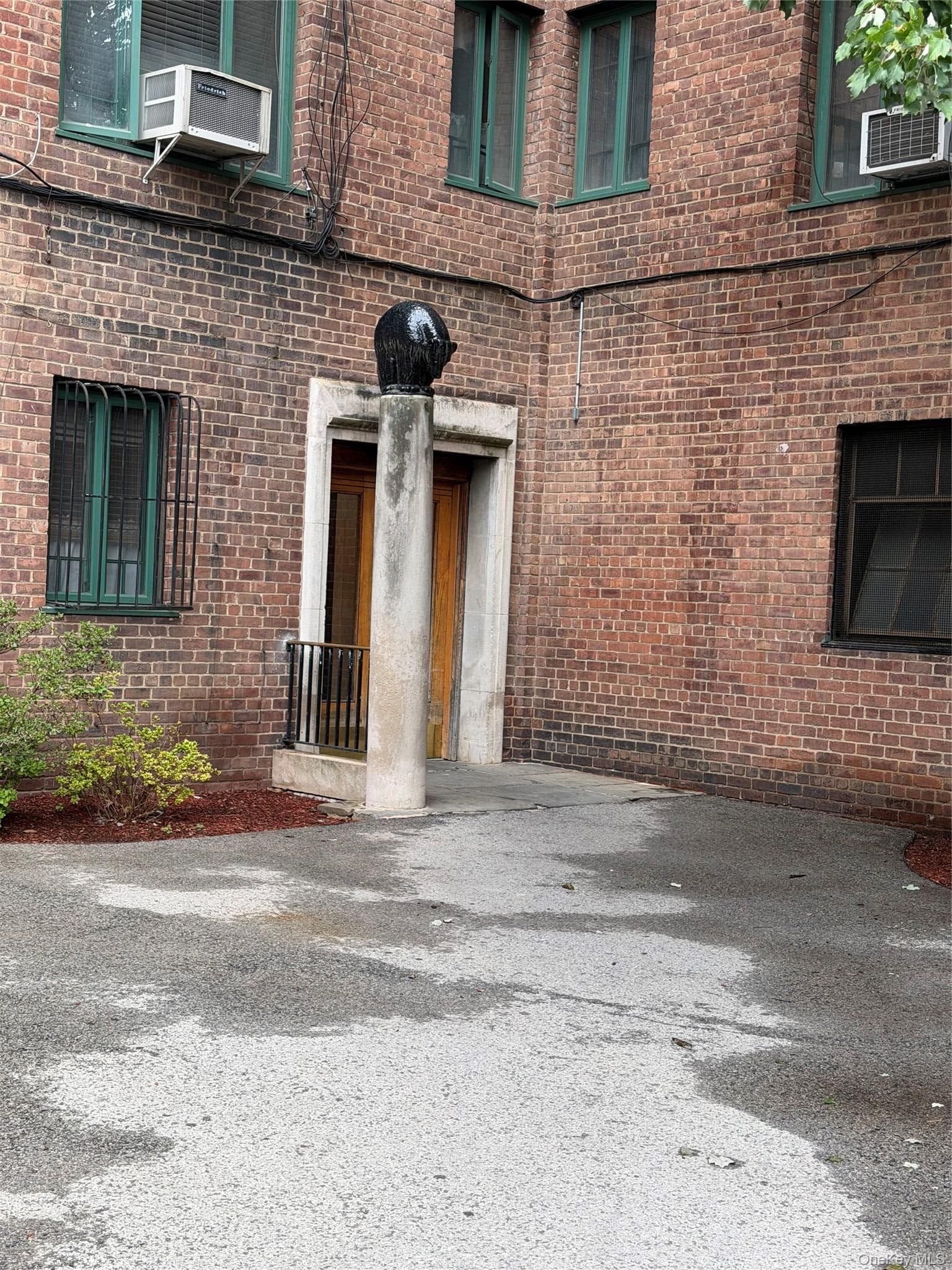 20 Metropolitan Oval Unit: 5E thumbnail 2