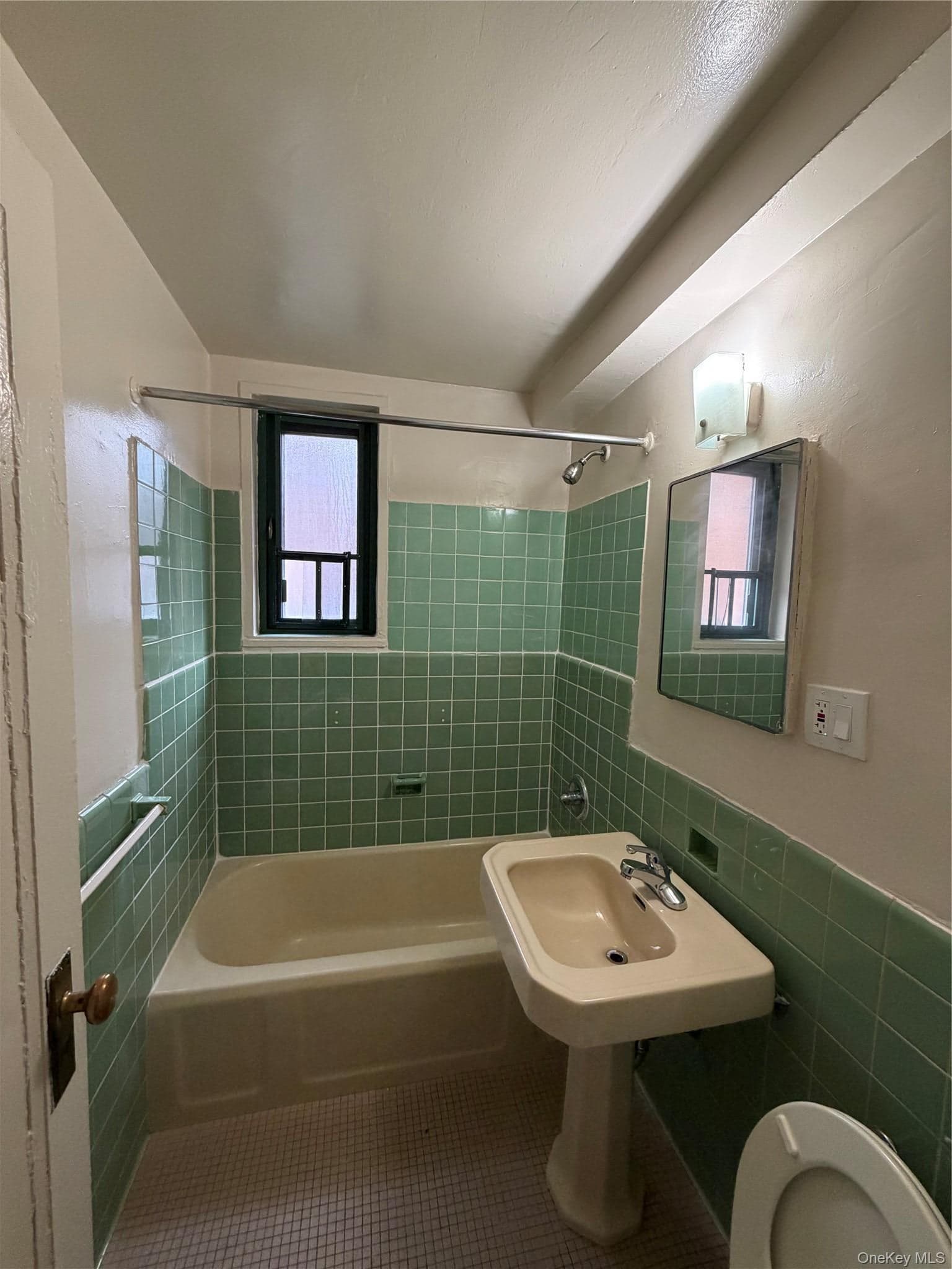 20 Metropolitan Oval Unit: 5E thumbnail 5