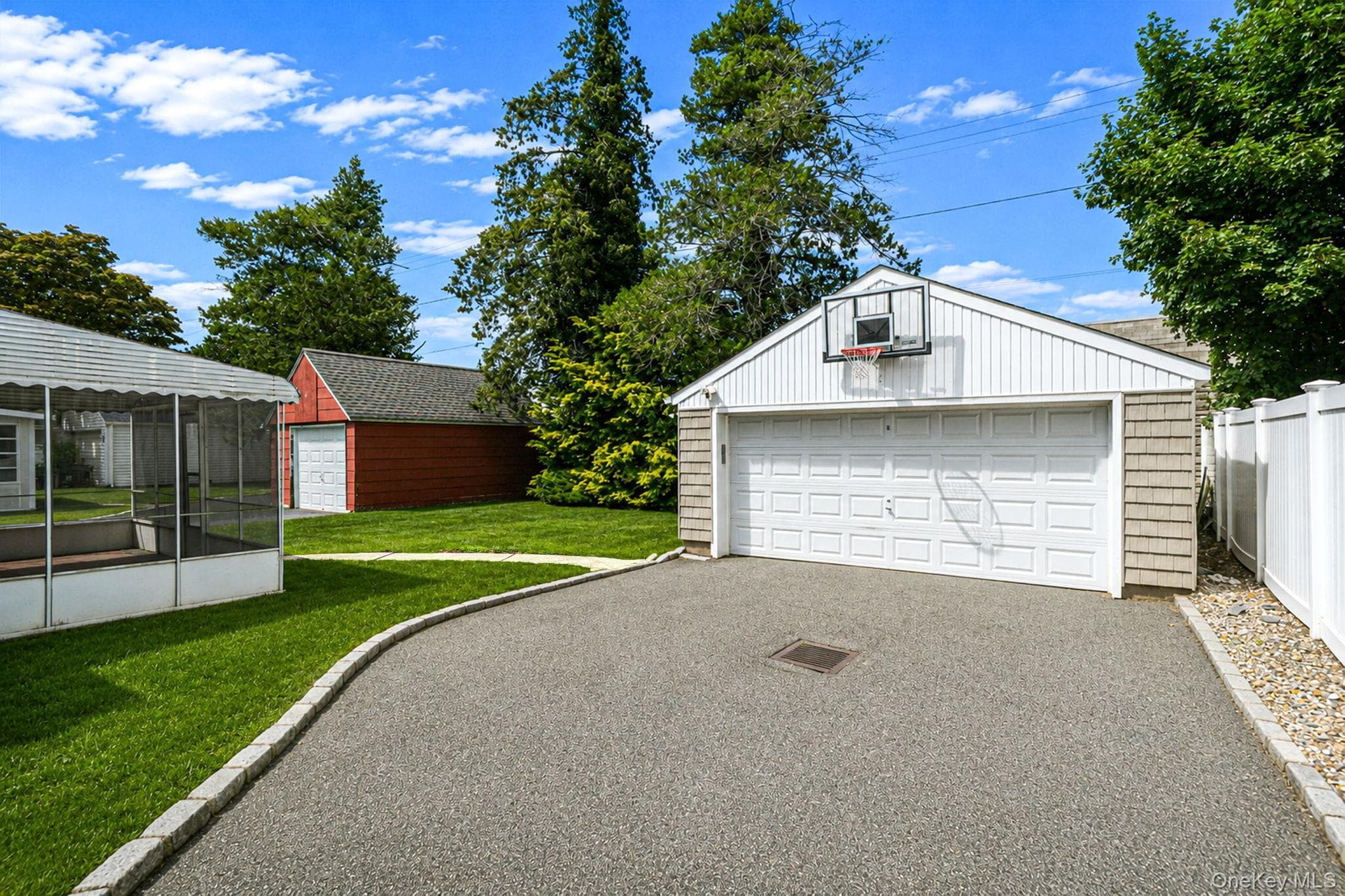 190 Albertson Place thumbnail 26