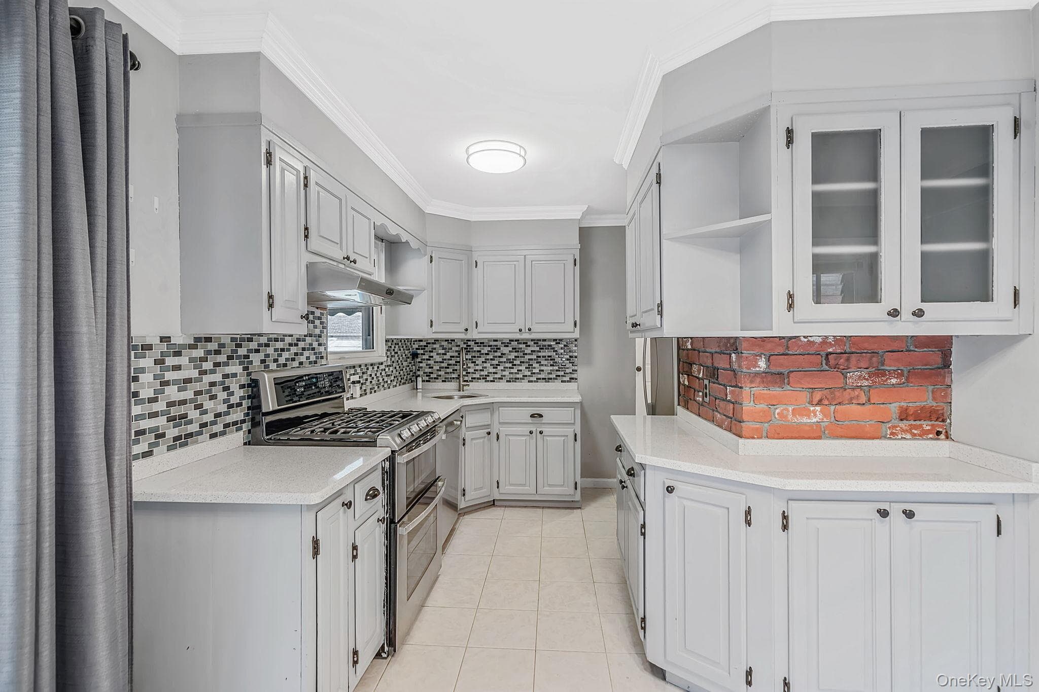 190 Albertson Place thumbnail 9