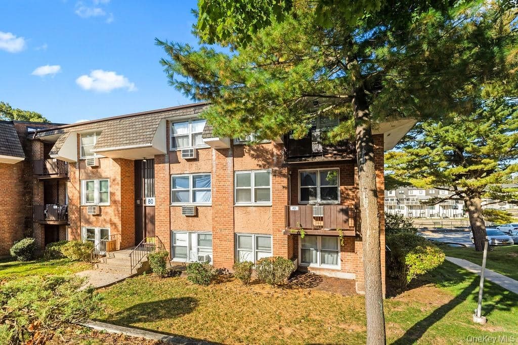 80 Kearsing Parkway Unit: B & 8F, Monsey