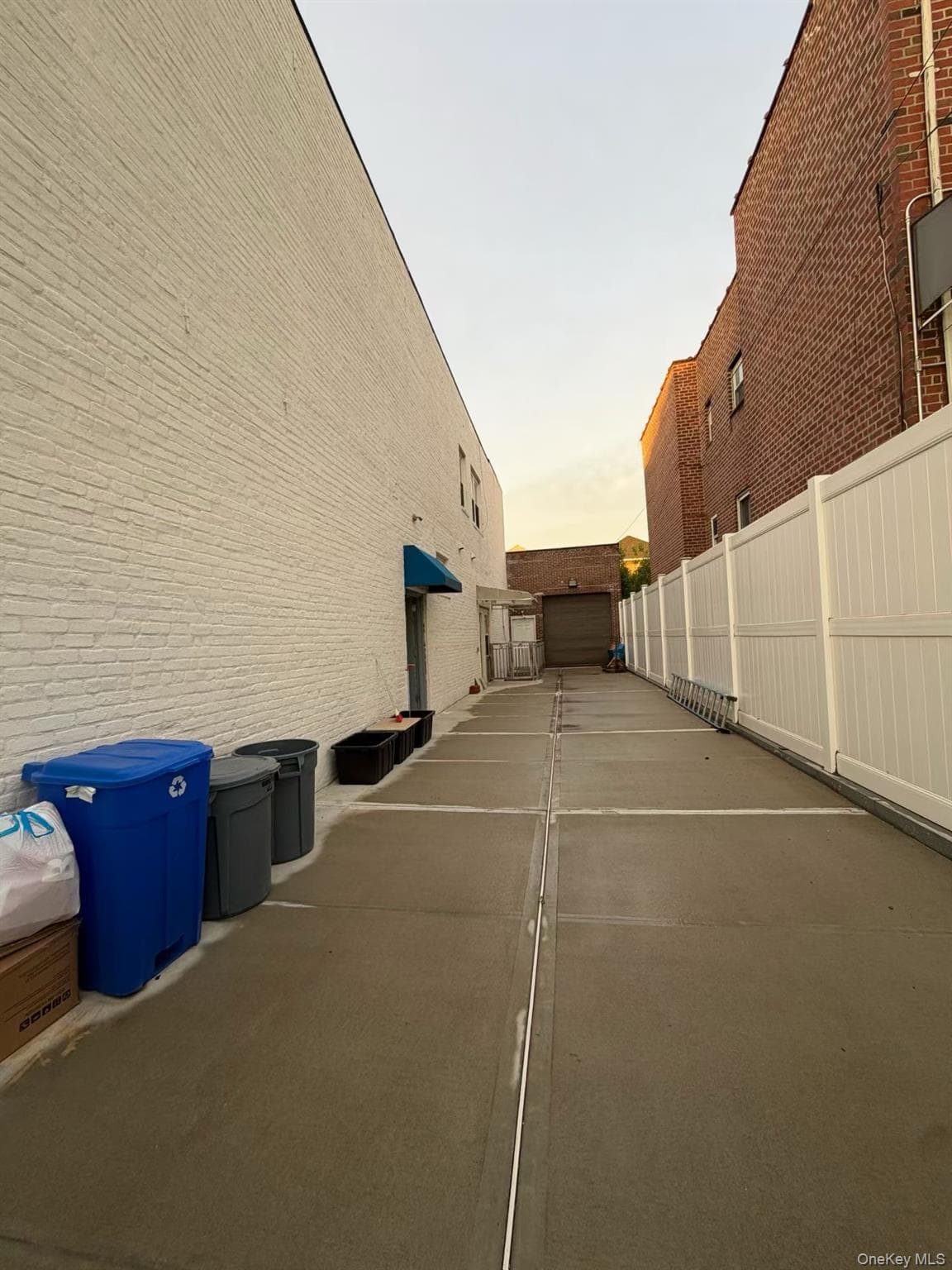 1811 Stillwell Avenue thumbnail 2