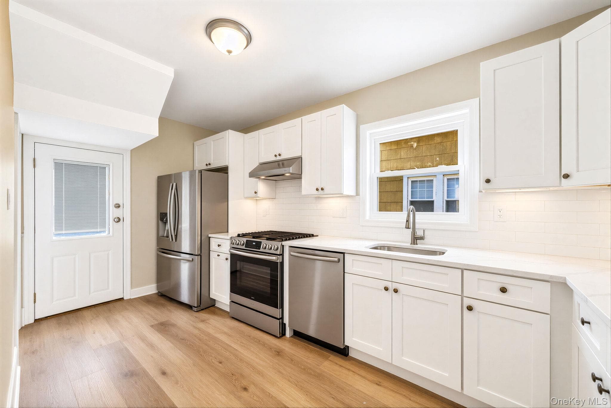 566 Stowe Avenue thumbnail 12