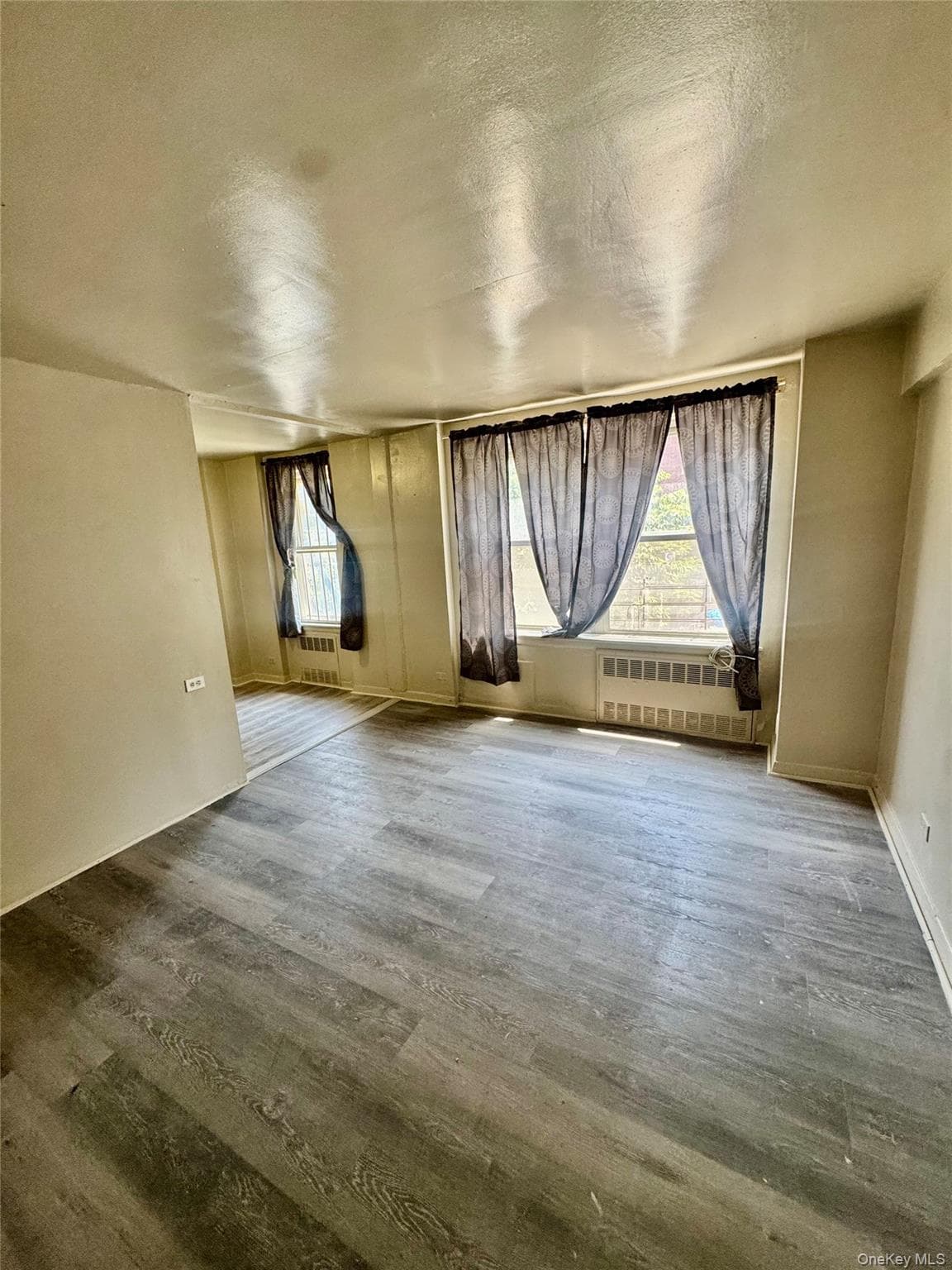 2661 Marion Avenue Unit: 2D thumbnail 3