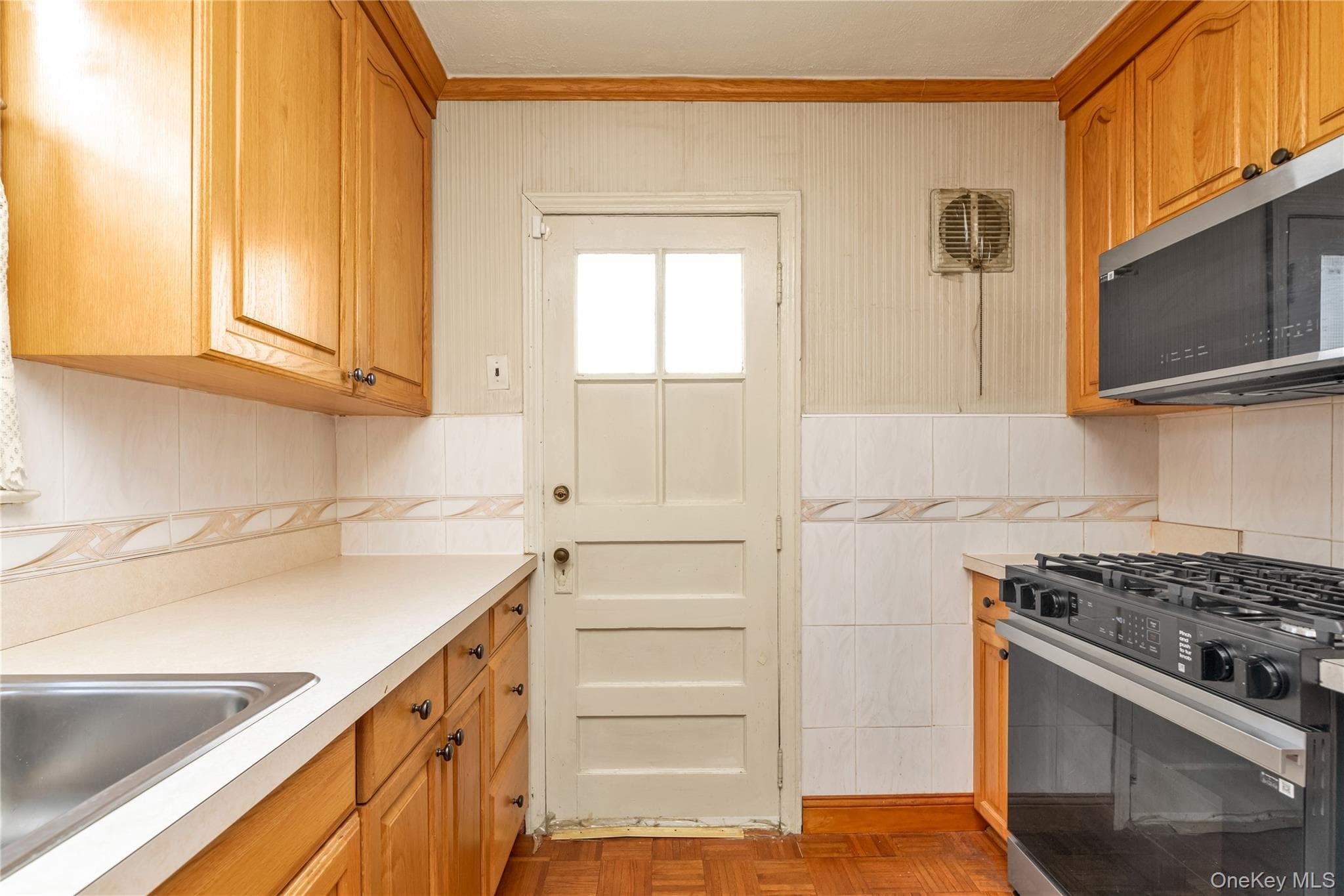 249 Debevoise Avenue thumbnail 6