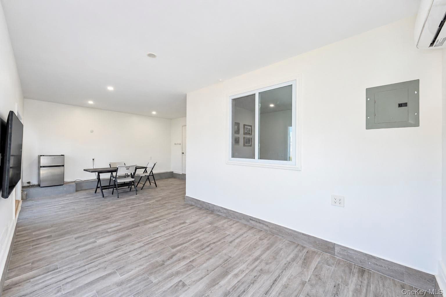 919 Park Court thumbnail 34