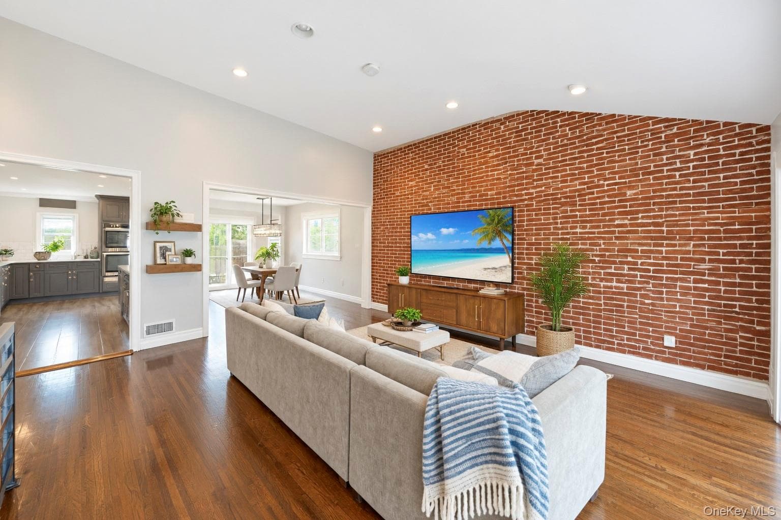 919 Park Court thumbnail 13