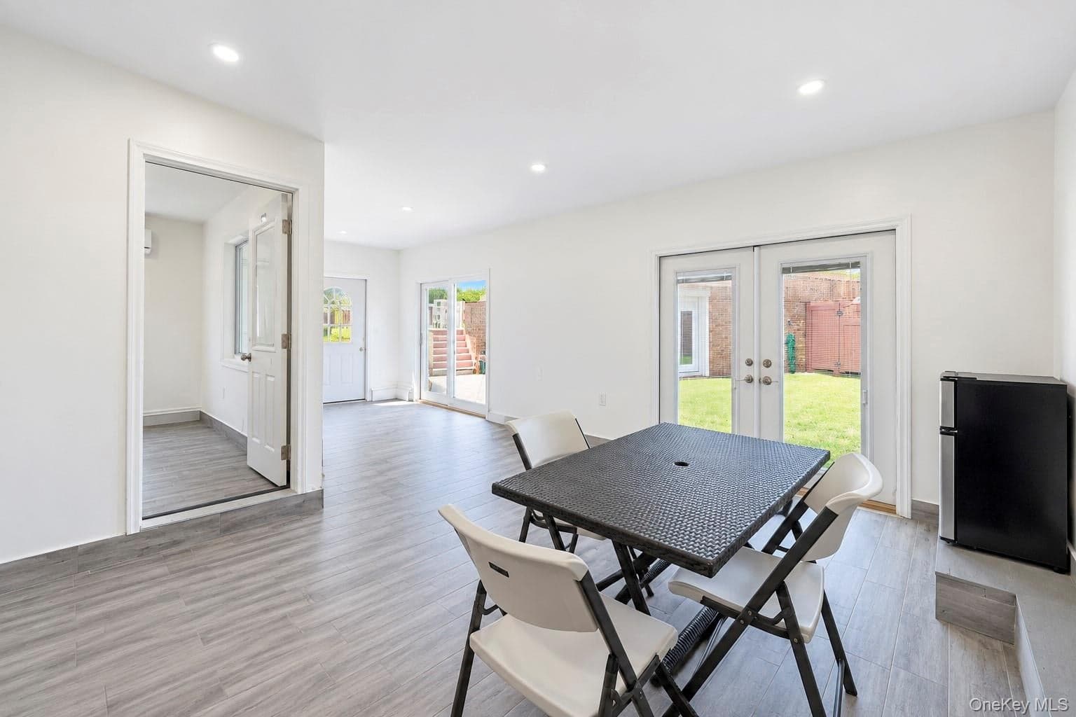 919 Park Court thumbnail 35