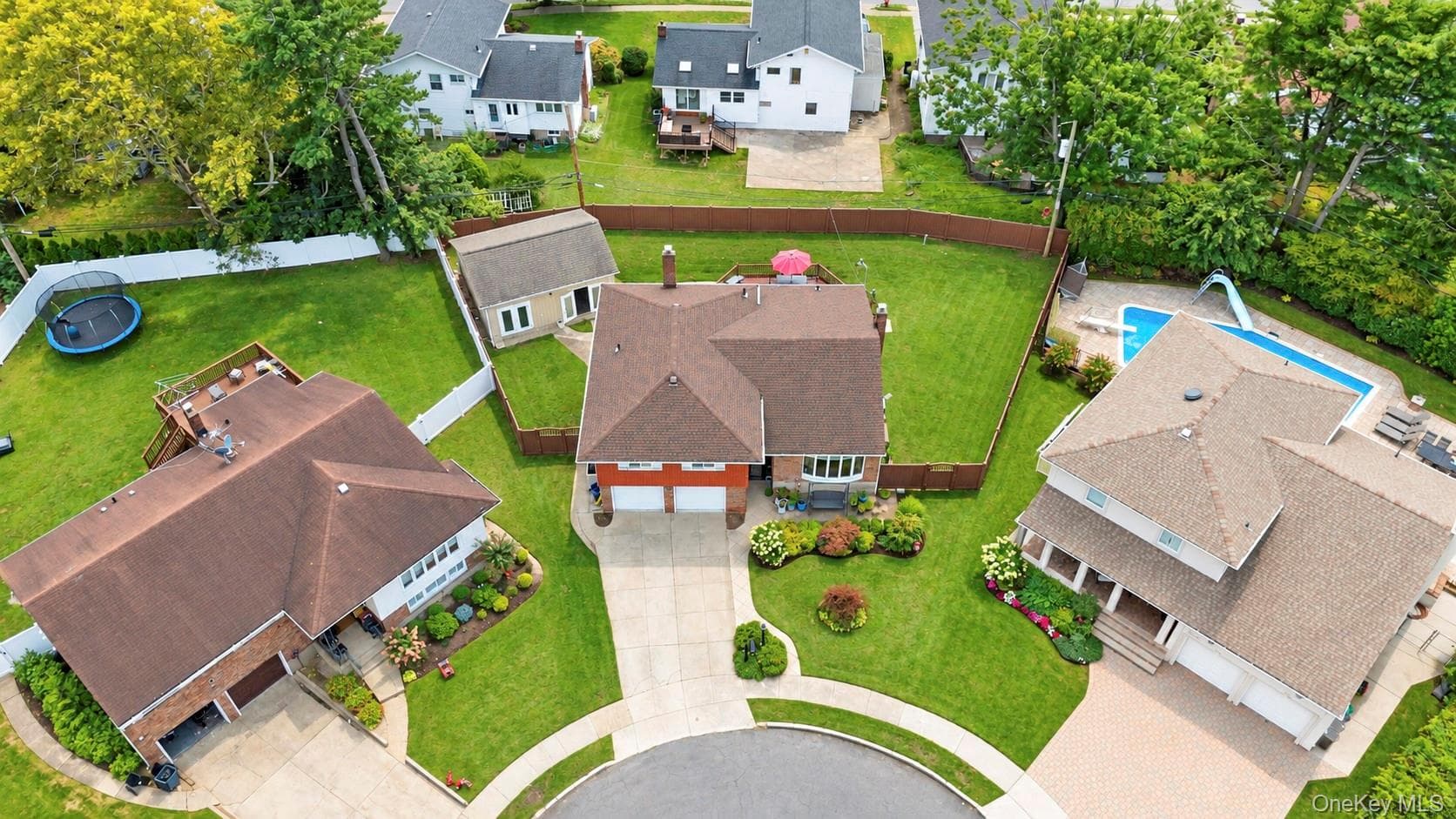 919 Park Court thumbnail 4