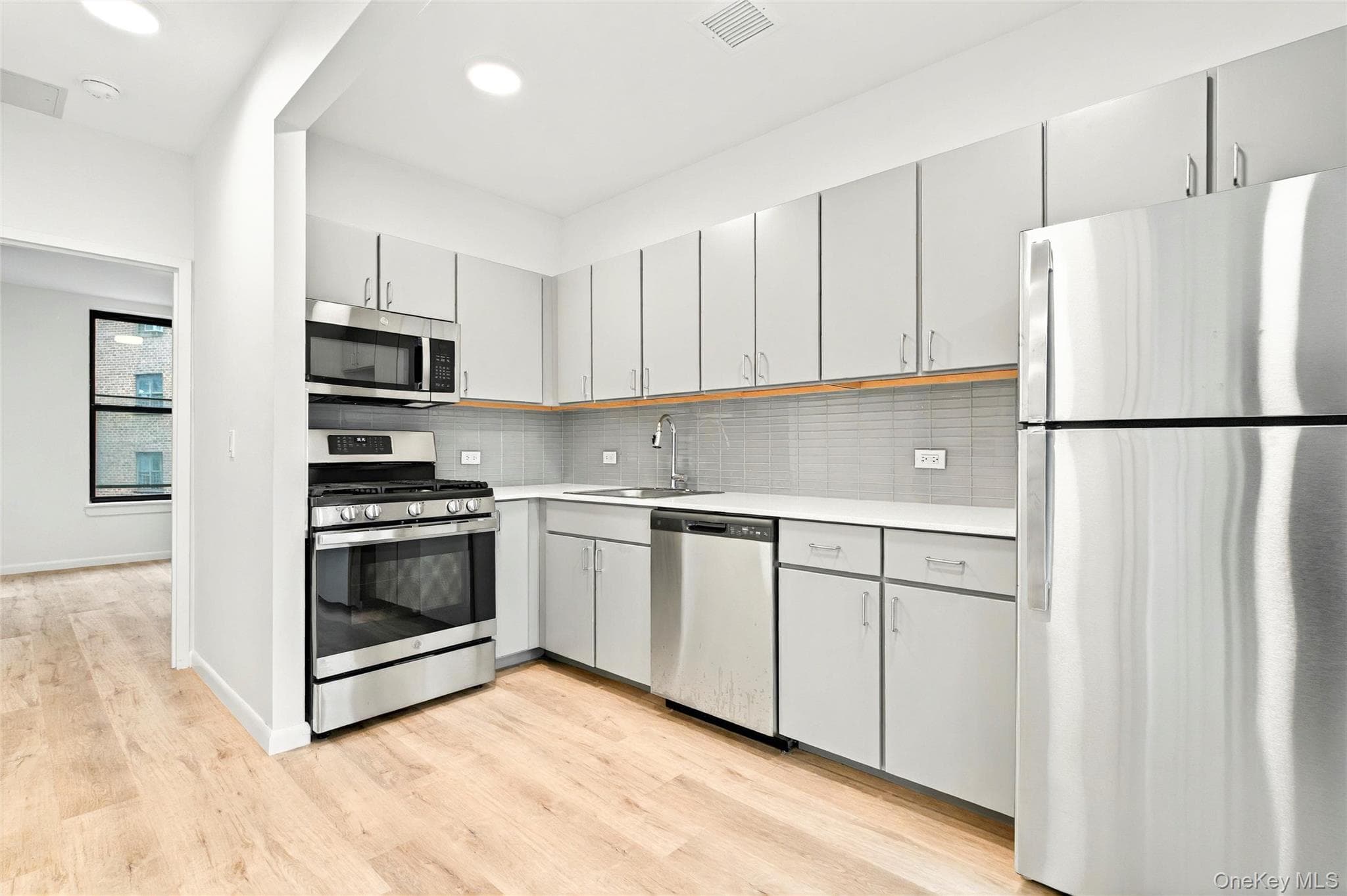 351 Bronx River Avenue Unit: 3A thumbnail 10