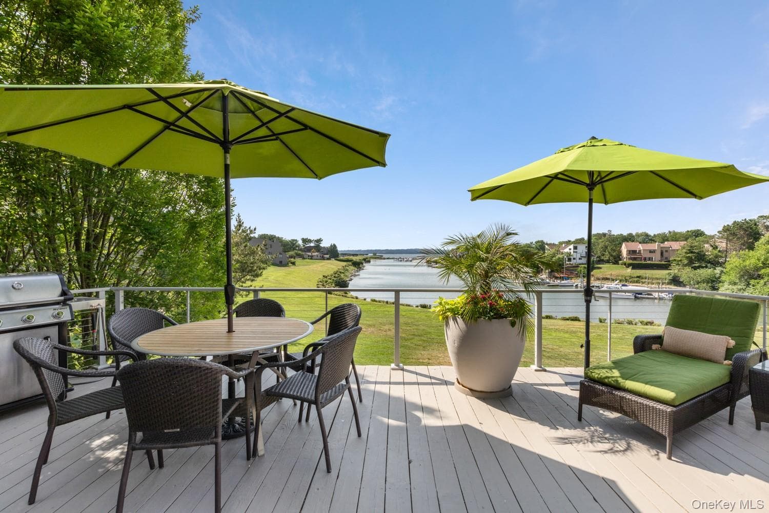 15 Harbour Point Drive photo 1