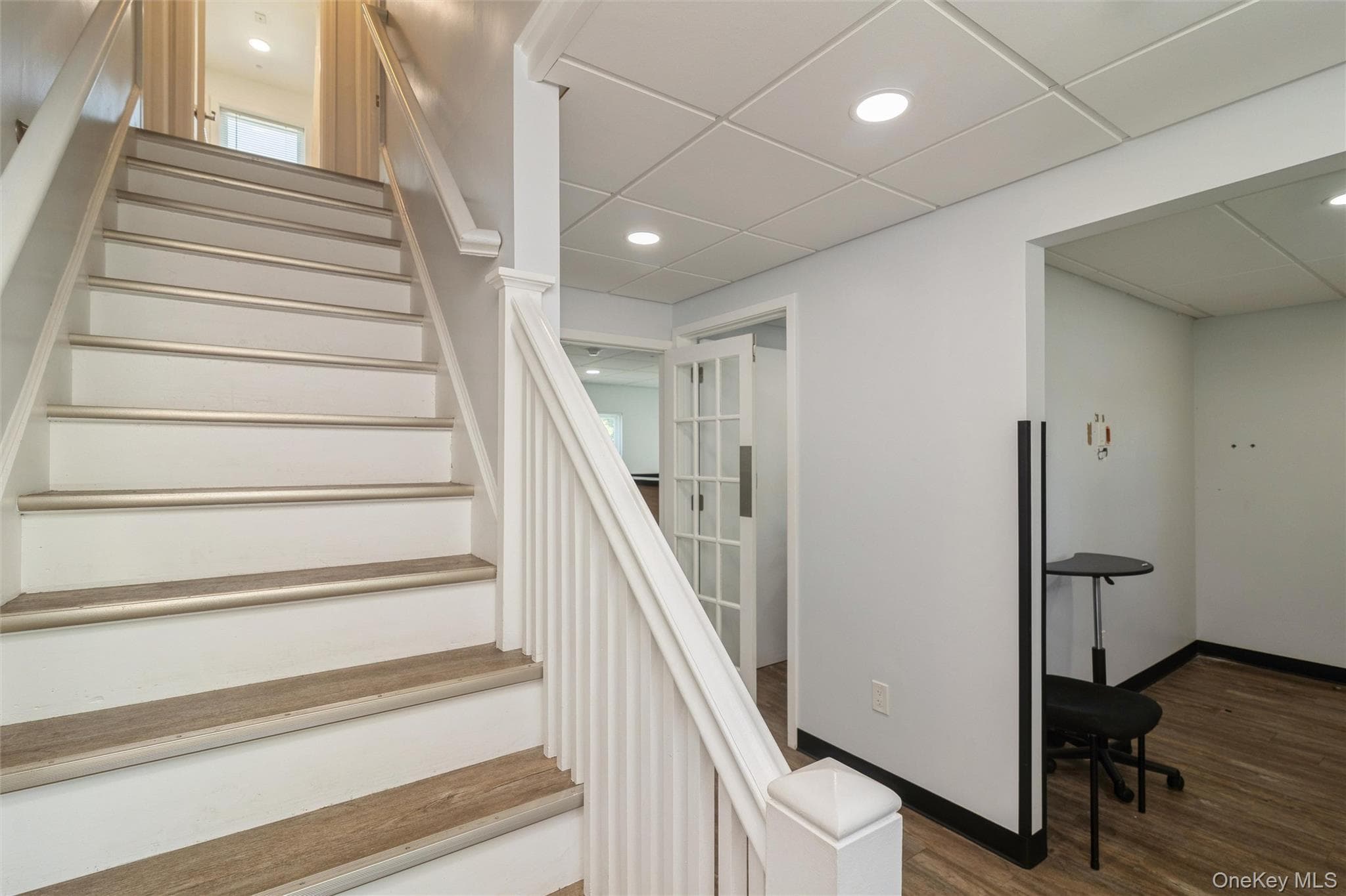 976 Roanoke Avenue thumbnail 26