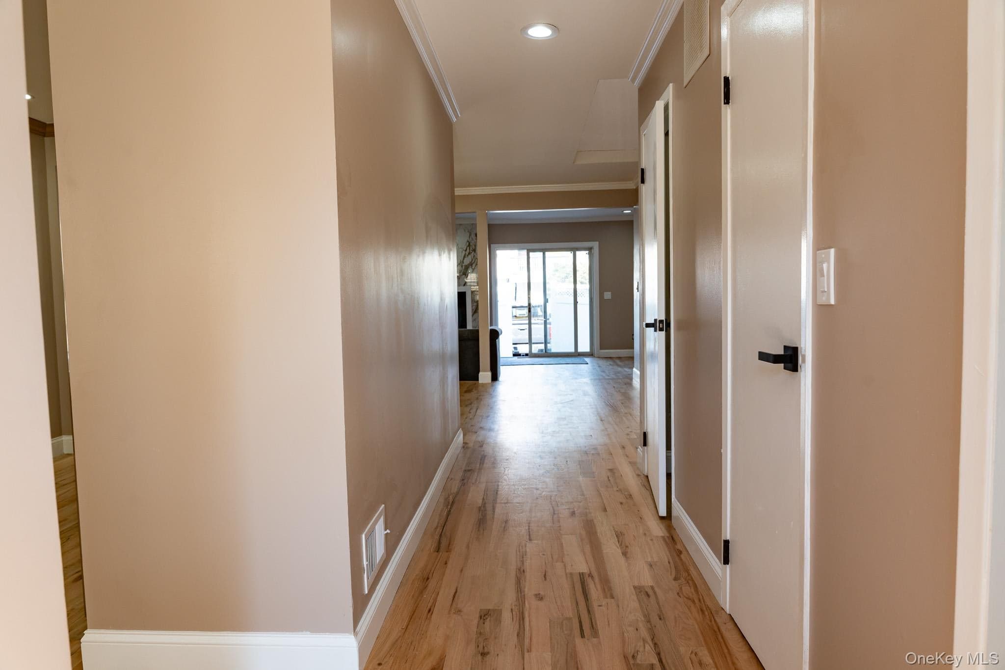 105 Glen Way thumbnail 3