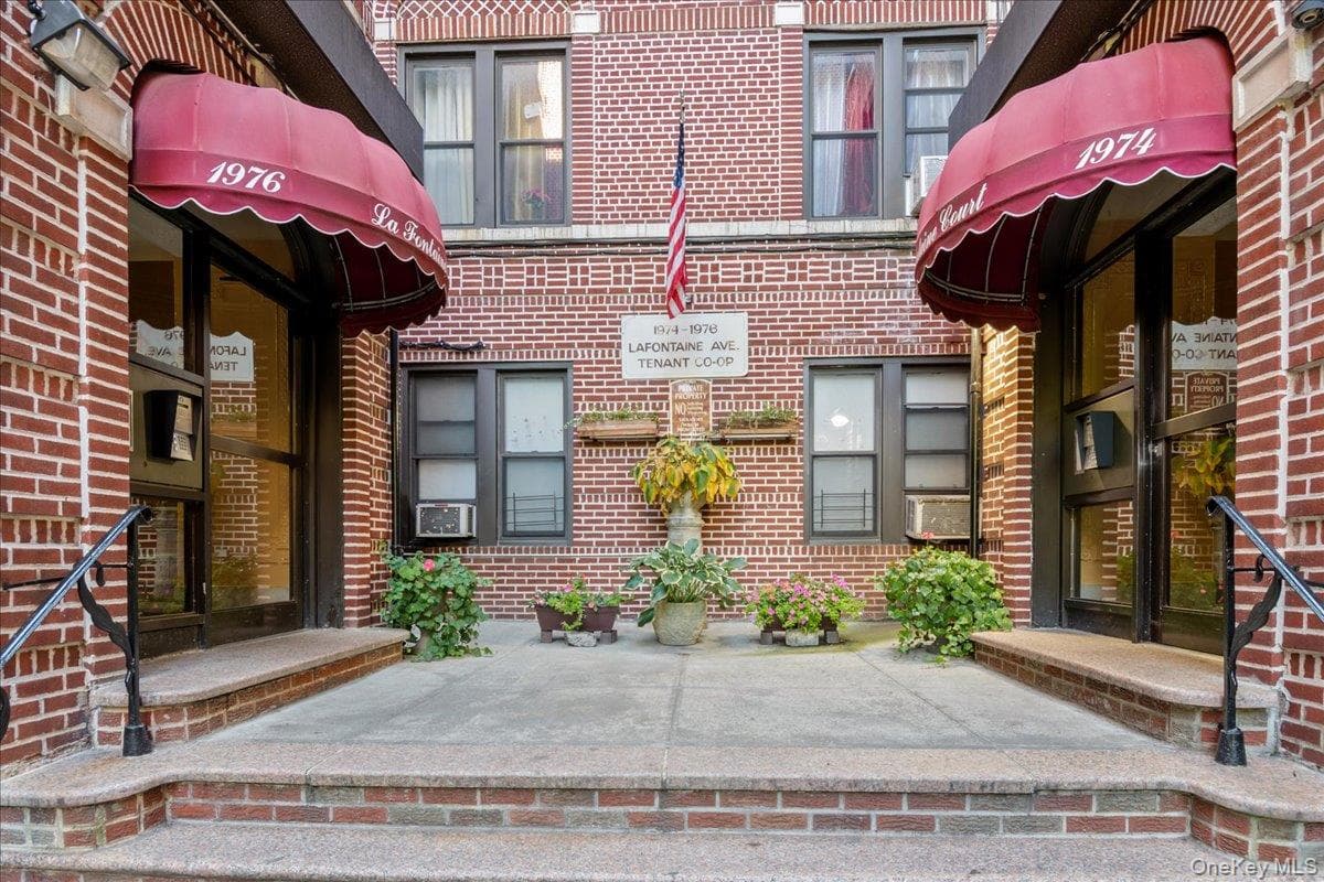 1974 Lafontaine Avenue Unit: 2E thumbnail 3