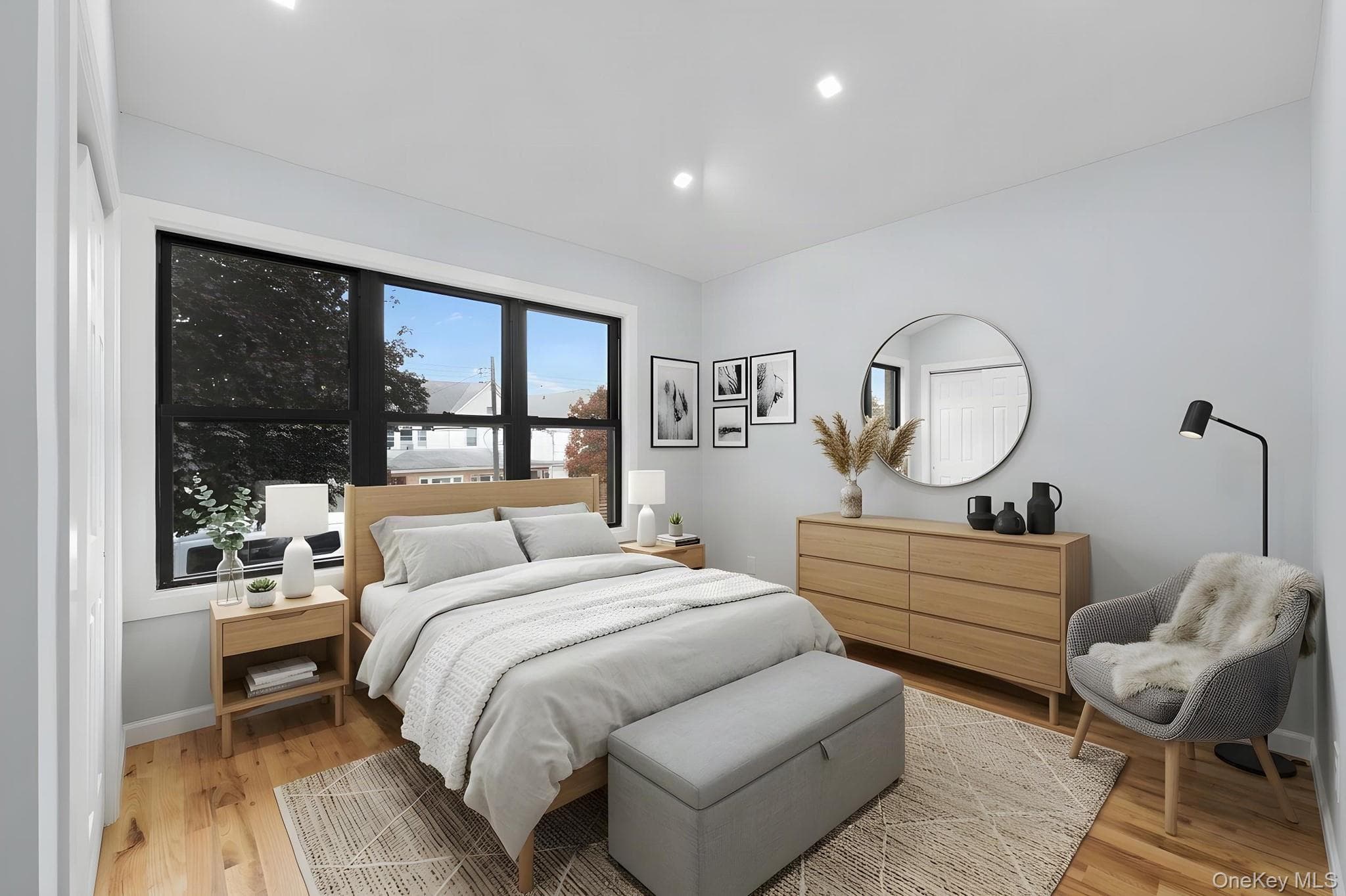1537 E 54th Street thumbnail 6