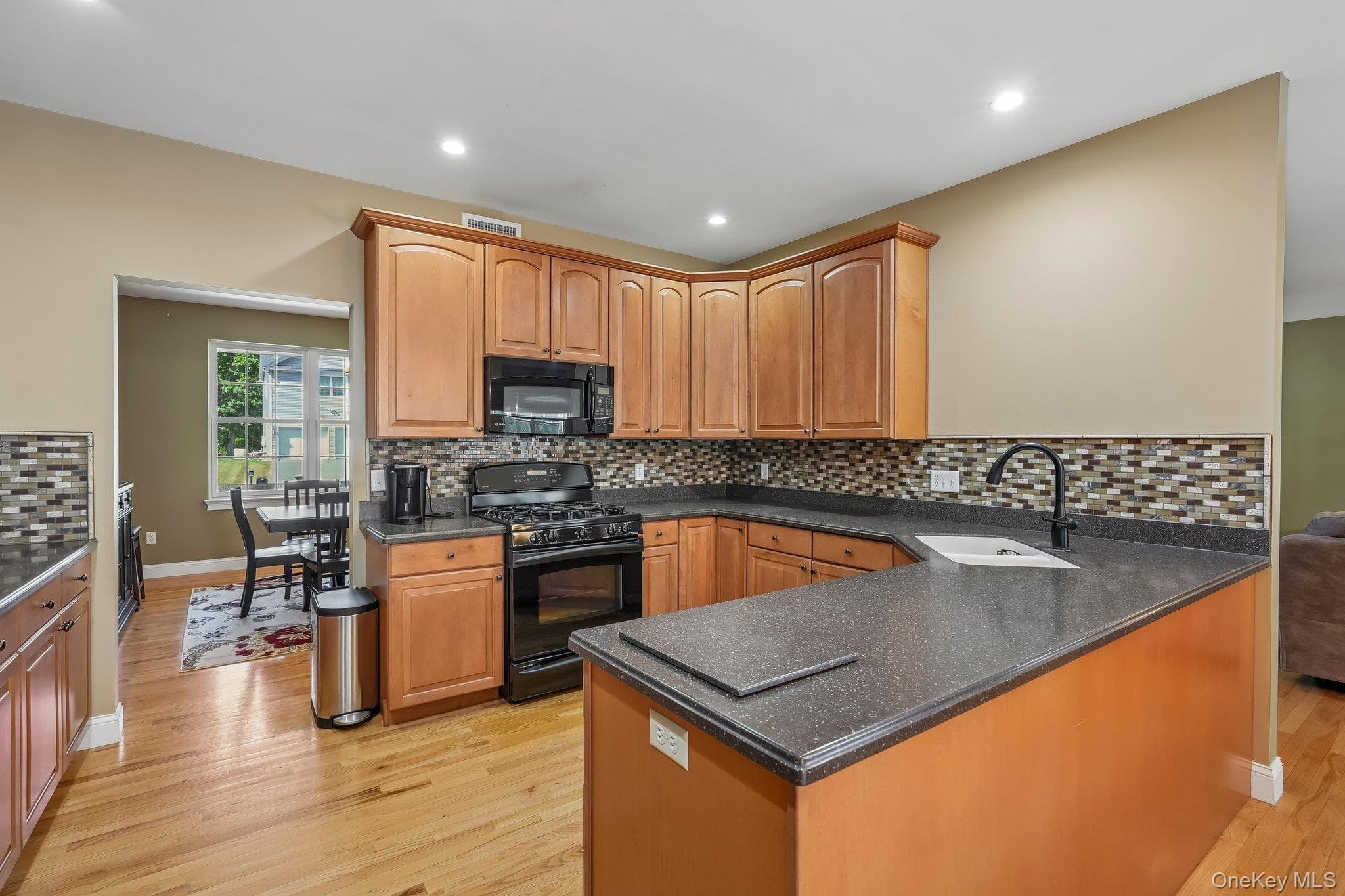 110 Winding Brook Court thumbnail 15