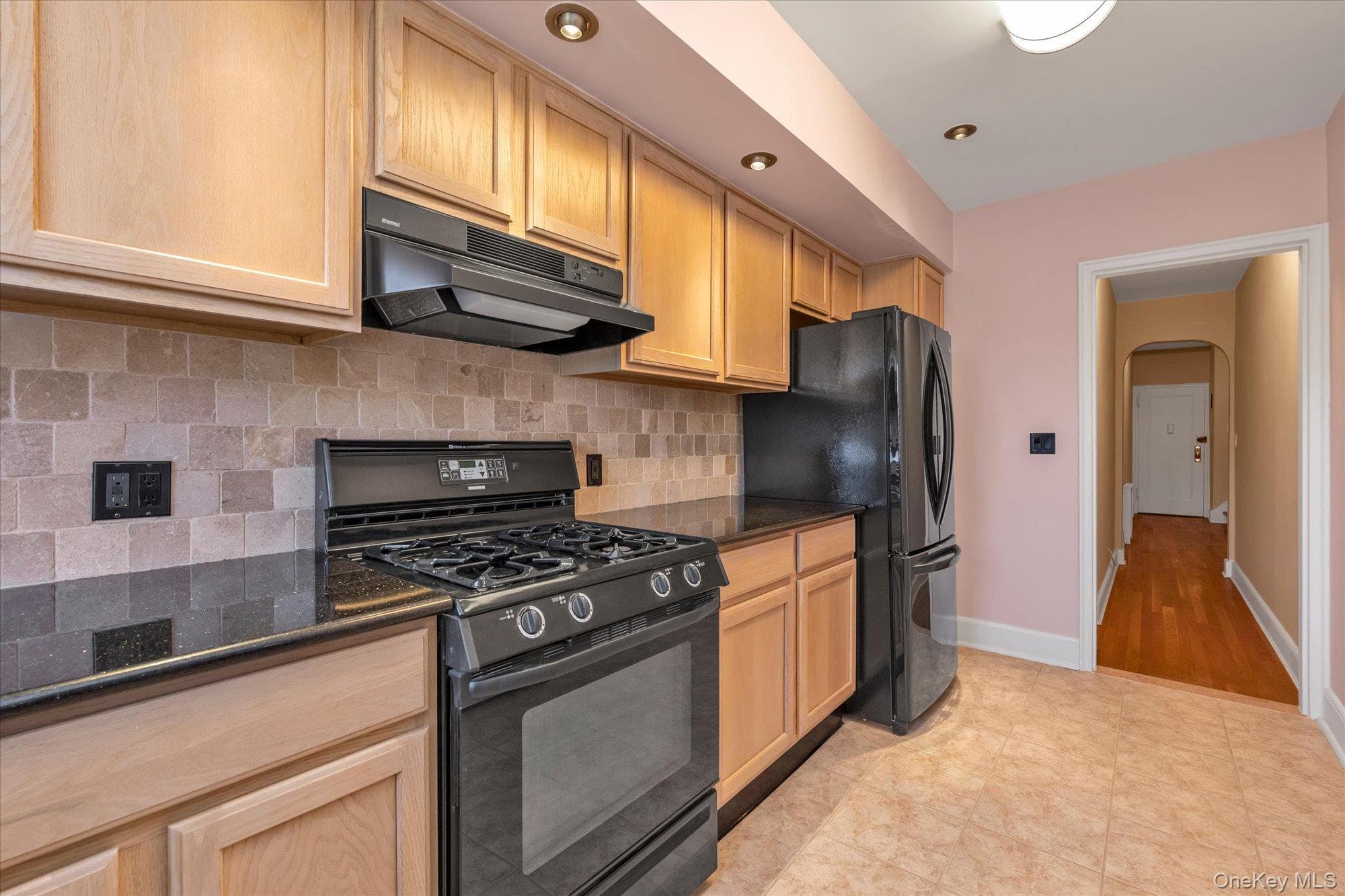 102 S Village Avenue Unit: 3B thumbnail 6