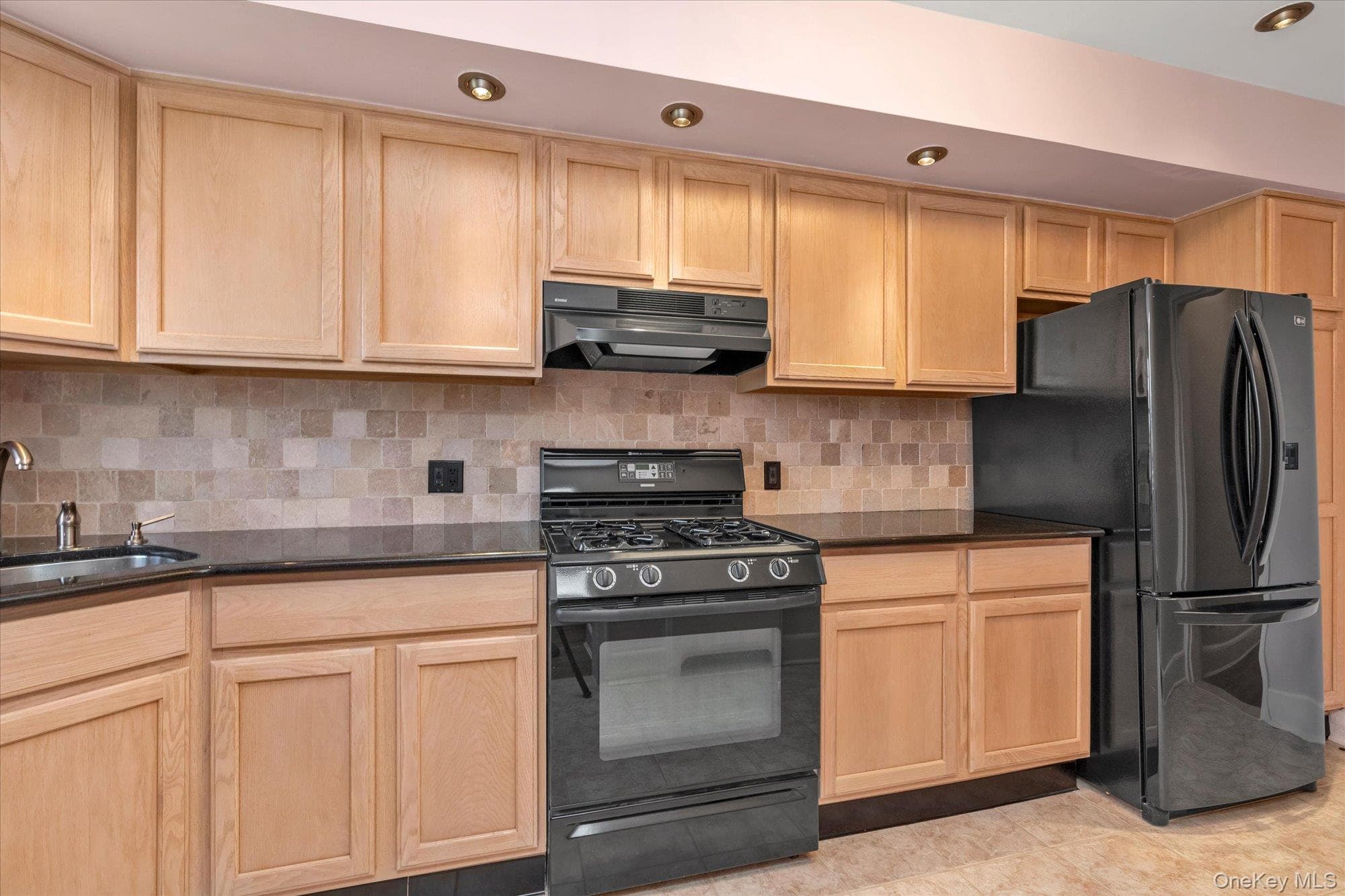 102 S Village Avenue Unit: 3B thumbnail 5