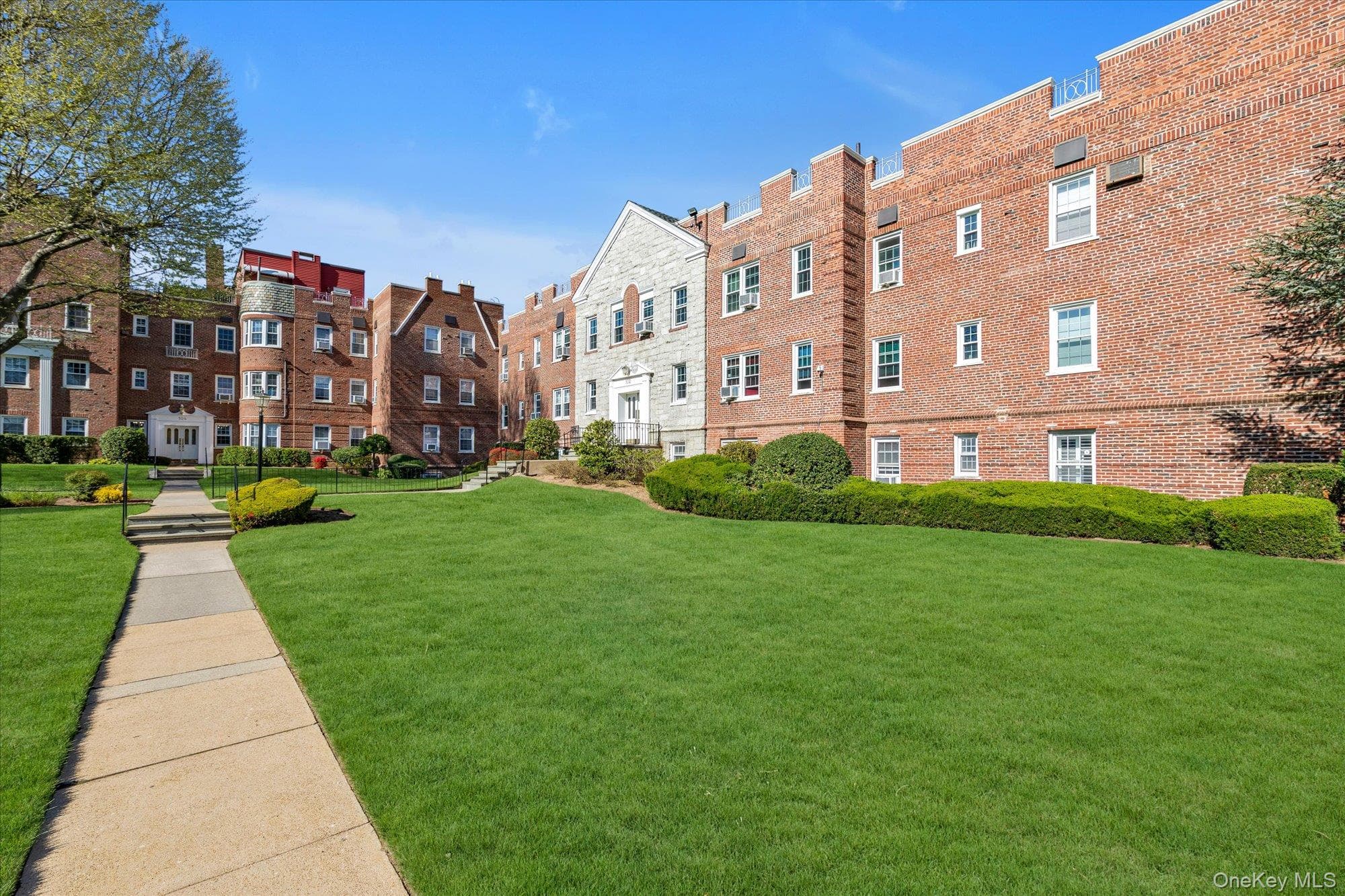 102 S Village Avenue Unit: 3B thumbnail 19